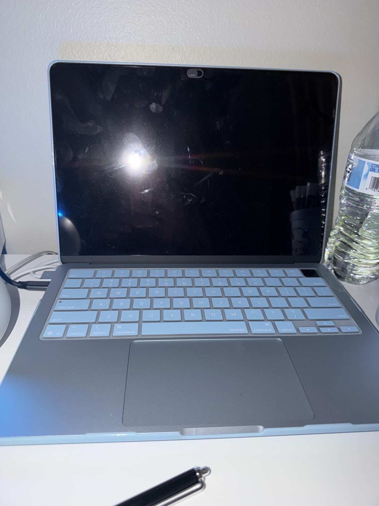 Apple 2025 MacBook Air 13-inch Laptop with M4 chip: Built for Apple Intelligence, 13.6-inch Liquid Retina Display, 16GB Unified Memory, 512GB SSD Storage, 12MP Center Stage Camera, Touch ID; Midnight - Customer Photo 2