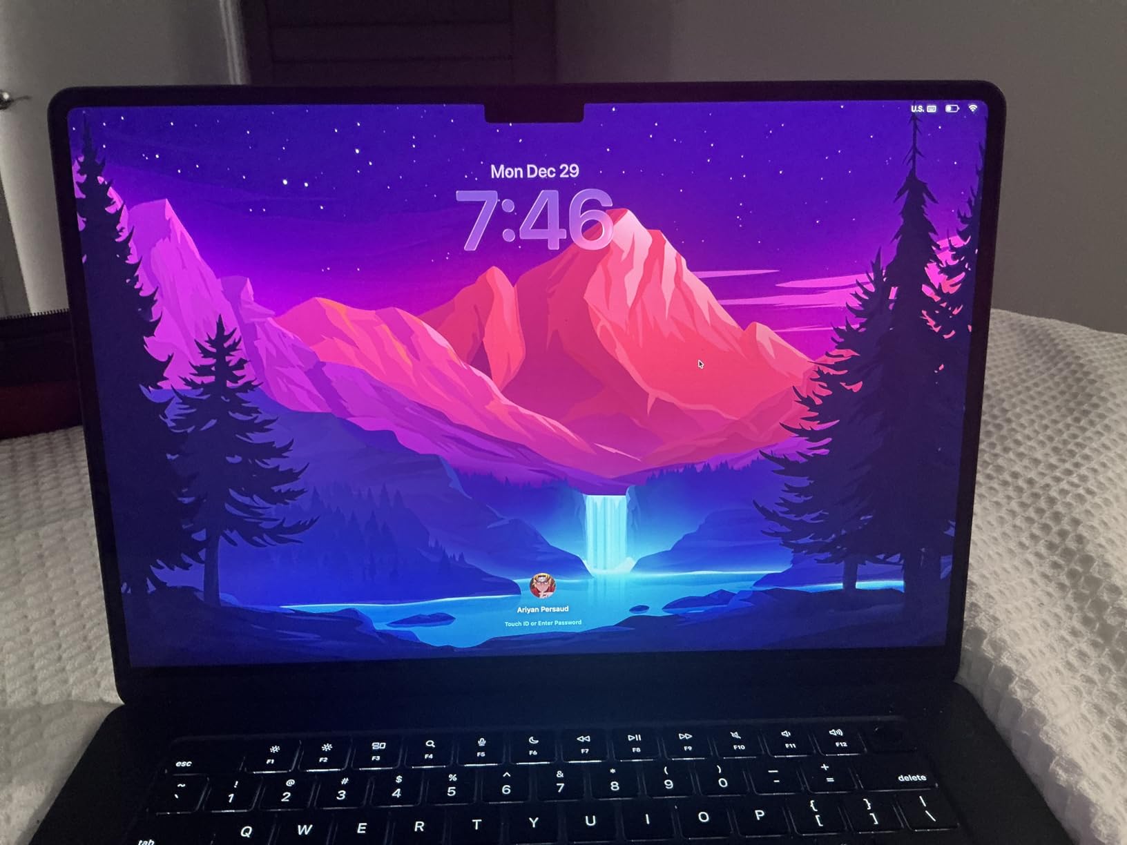 Apple 2025 MacBook Air 15-inch Laptop with M4 chip: Built for Apple Intelligence, 15.3-inch Liquid Retina Display, 16GB Unified Memory, 256GB SSD Storage, 12MP Center Stage Camera, Touch ID; Silver - Customer Photo 1