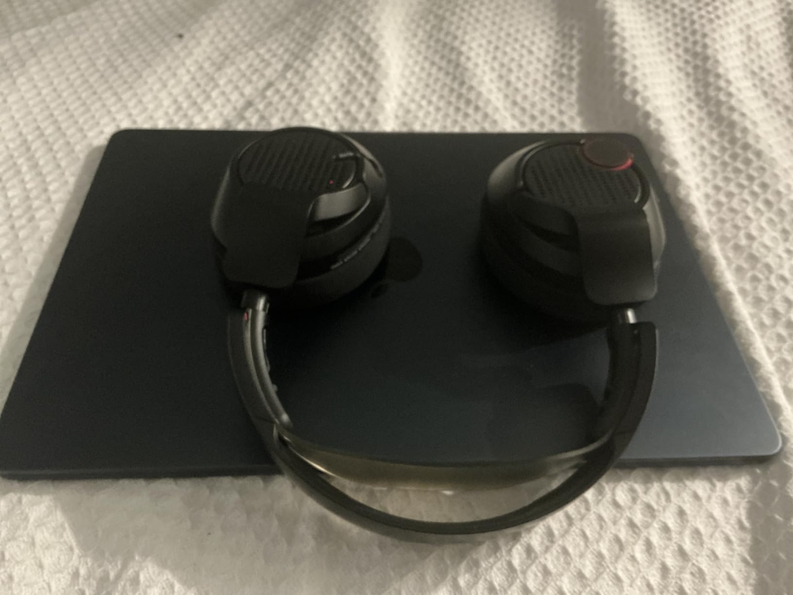 2025 MacBook Air 15-inch Laptop with M4 chip: Built for Apple Intelligence, 15.3-inch Liquid Retina Display, 16GB Unified Memory, 256GB SSD Storage, 12MP Center Stage Camera, Touch ID; Sky Blue - Customer Photo 2