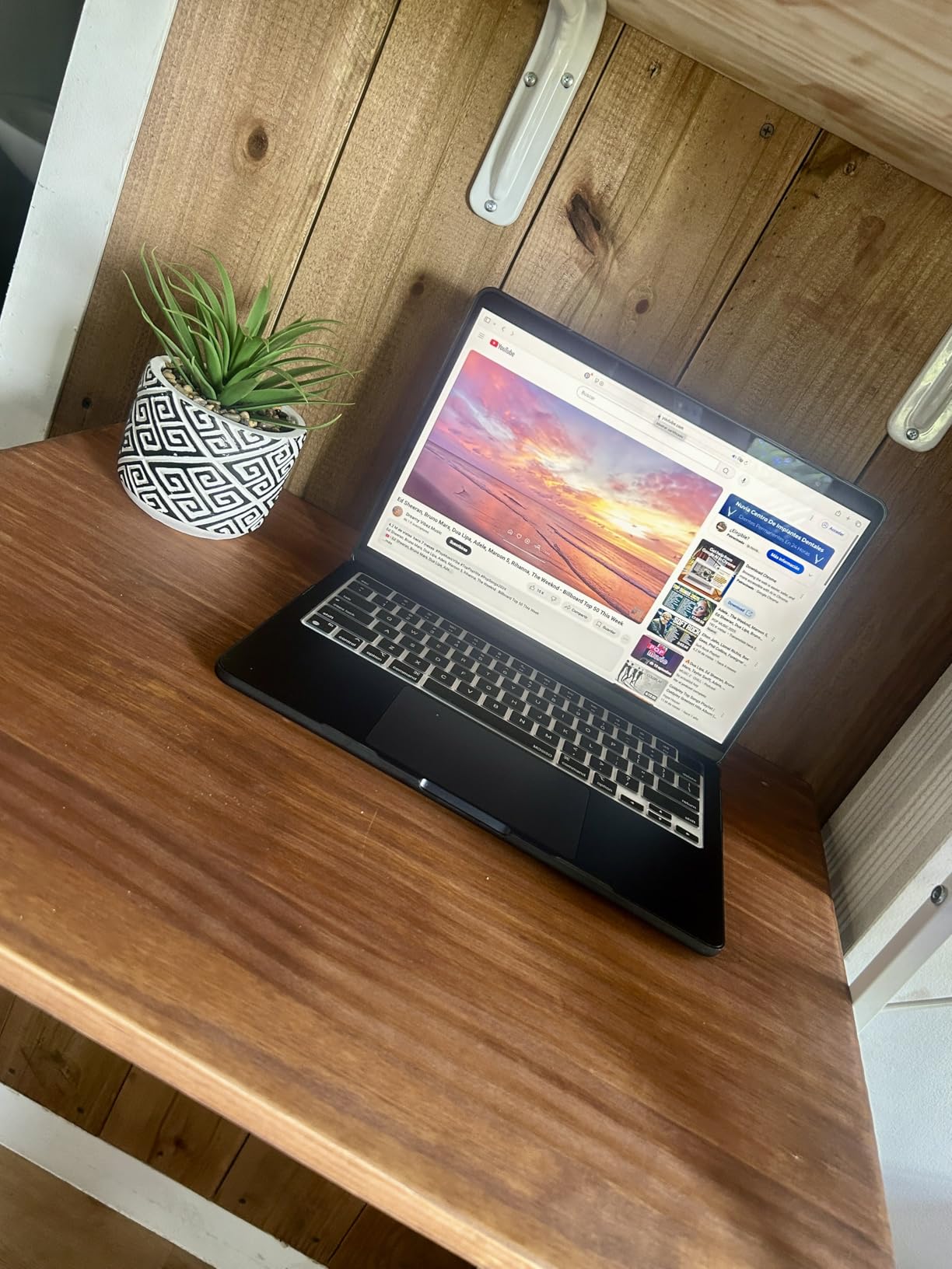 Apple 2025 MacBook Air 13-inch Laptop with M4 chip, 13.6-inch Liquid Retina Display, 16GB Unified Memory, 256GB SSD Storage, 12MP Center Stage Camera, Touch ID, Sky Blue - Customer Photo 1