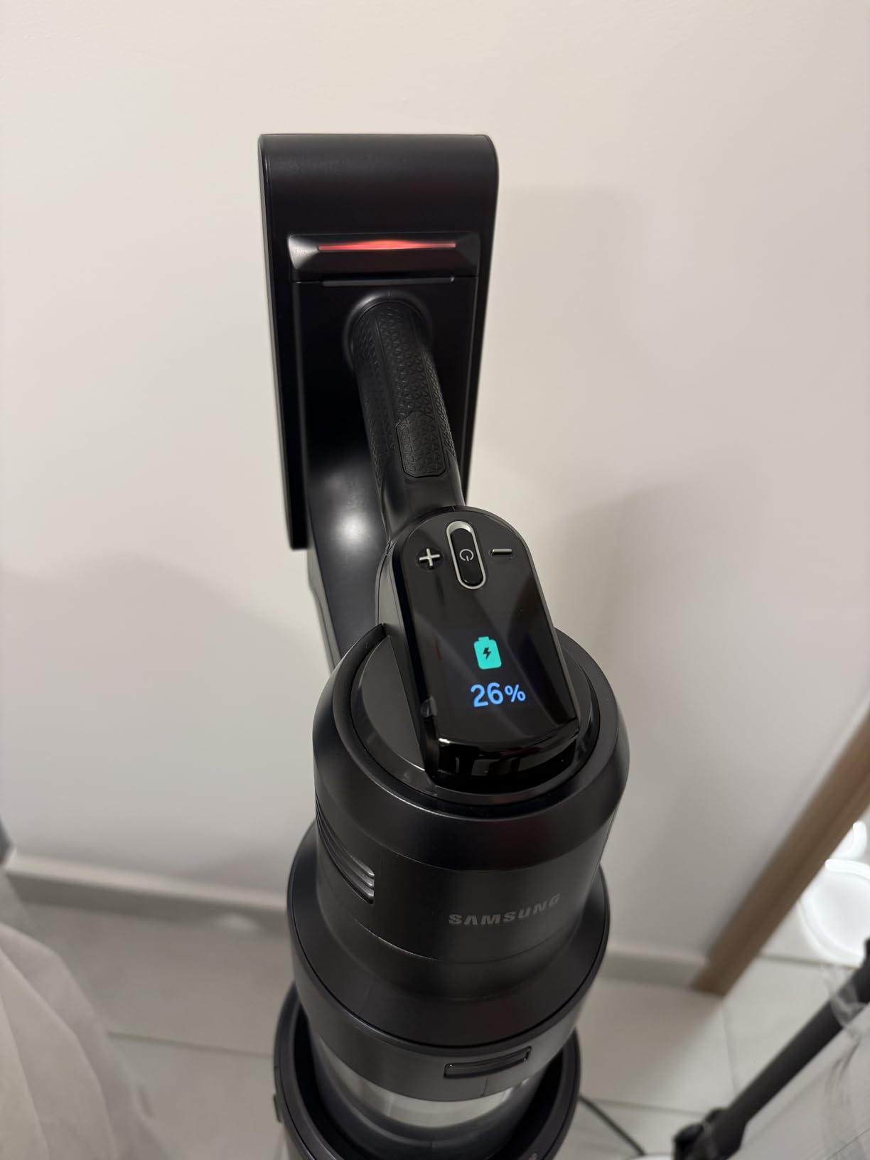 Samsung Bespoke AI Jet Ultra Cordless Stick Vacuum with All-in-One Clean Station, 400AW Powerful Suction, Long Battery Life, Anti-Tangle Pet Tool, 2025, Satin Black, VS90F40DMK/AA - Customer Photo 1