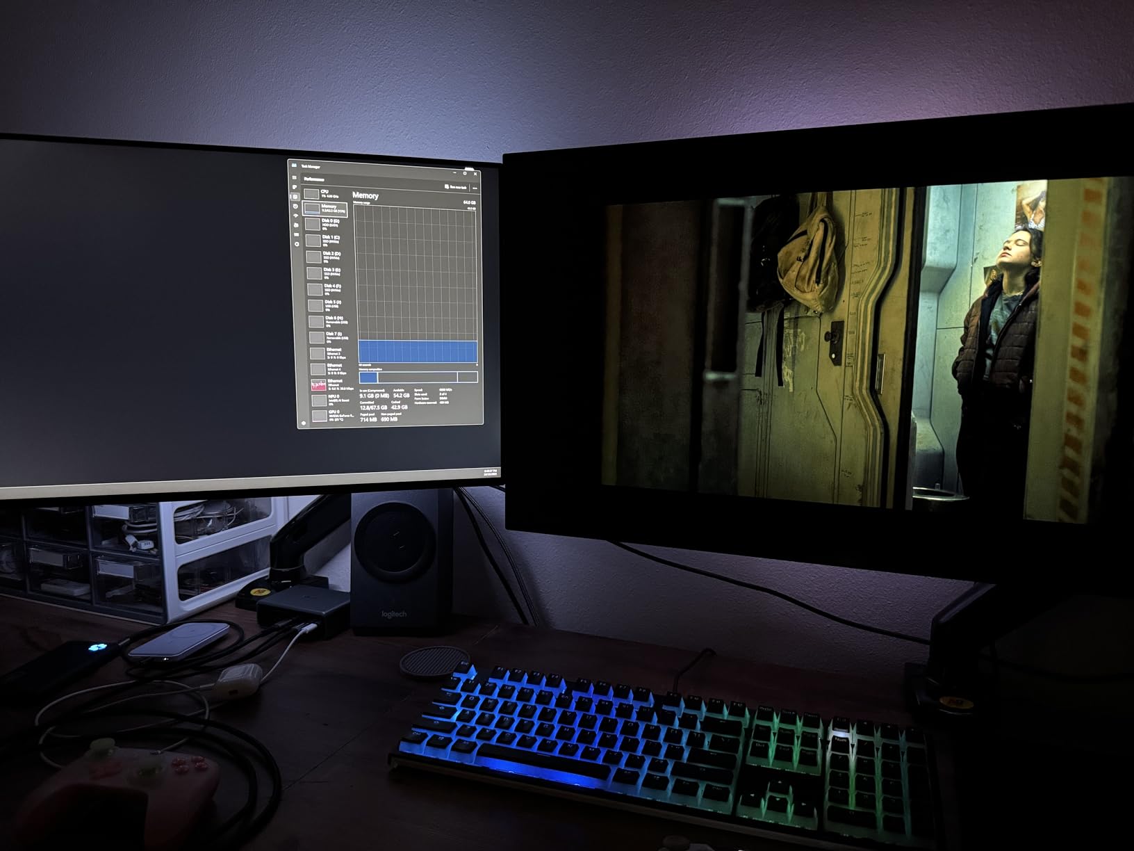 LG 32GX870A-B 32-inch Ultragear 4K UHD (3840 x 2160) OLED Gaming Monitor, Dual-Mode, 240Hz, 0.03ms, NVIDIA, AMD FreeSync Premium Pro - Customer Photo 1