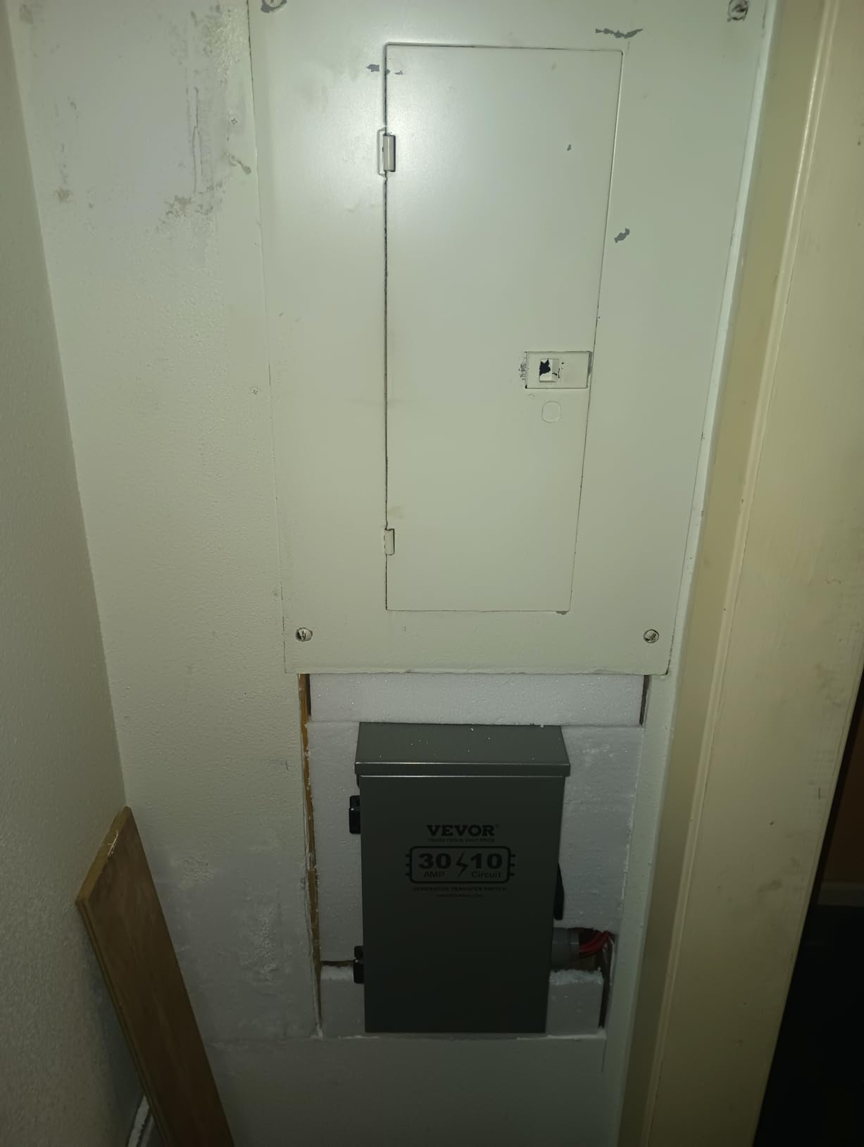 VEVOR Manual Transfer, 50-Amp 10-Circuit, Prewired Generator Transfer Kit with CS6375 Plug Power Inlet Box, Double-Throw, NEMA 3R, Mechanical Watt Meter, for 12500W Generators - Customer Photo 1