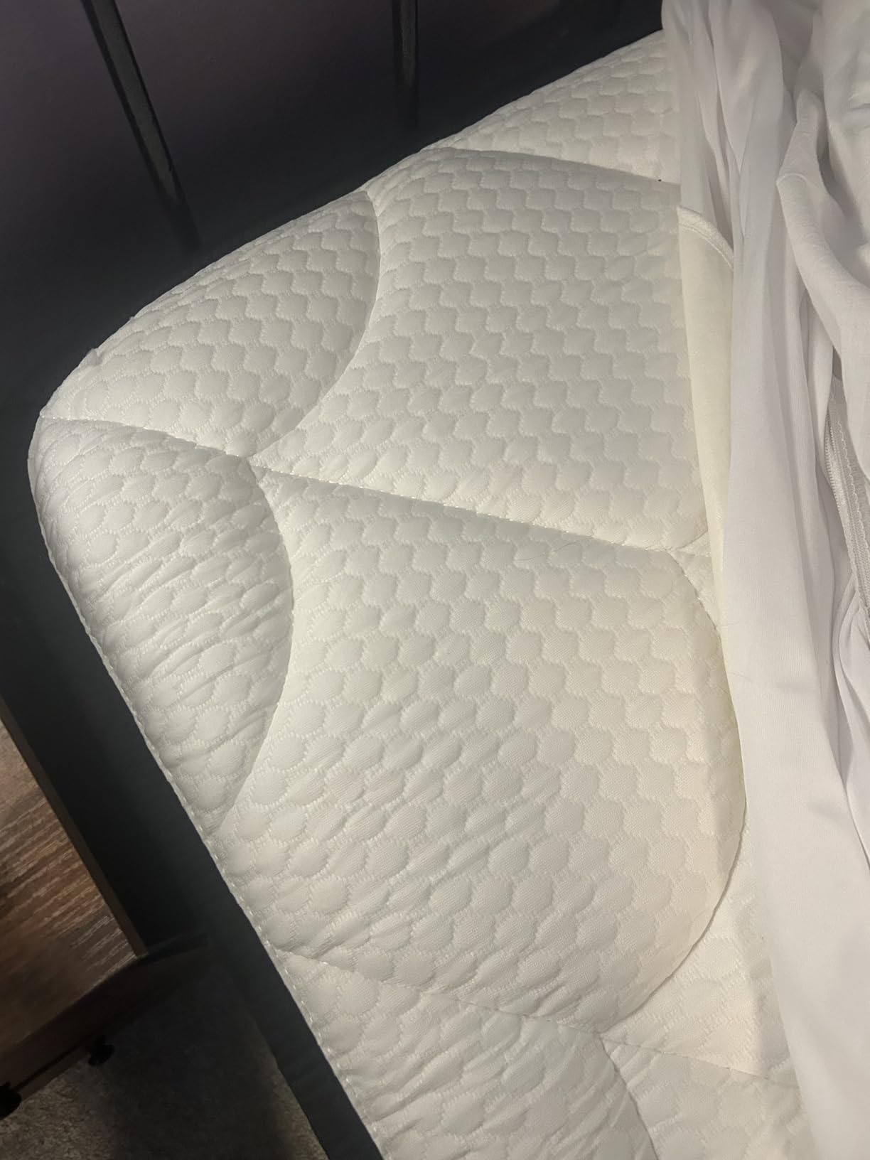 12 Inch Mattress Queen Size - 2026 Upgraded Hybrid Cooling Gel Memory Foam & Pocket Coils, Medium Firm Mattress in a Box for Back Neck Pain Relief, Motion Isolation, Edge Support, Breathable, White - Customer Photo 2