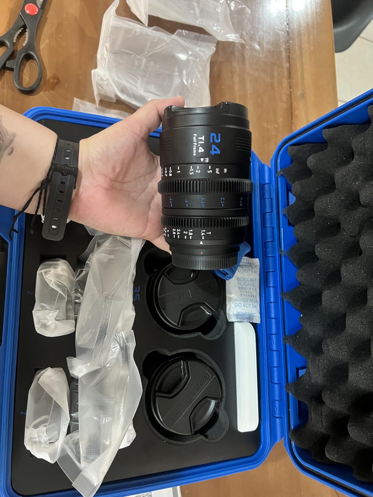 SIRUI VP-1 Vision Prime 1 T1.4 Full Frame Cine Lens Set, 24mm, 35mm, 50mm Manual Focus Cinema Lens with Pre-Installed E Mount, Interchangeable RF/Z/L Mounts (Metal Gray) - Customer Photo 2