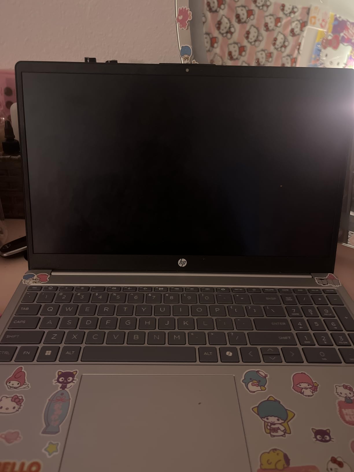 HP 15.6 inch Laptop, FHD Display, AMD Ryzen 7 5825U, 8 GB RAM, 512 GB SSD, AMD Radeon Graphics, Windows 11 Home - Customer Photo 2
