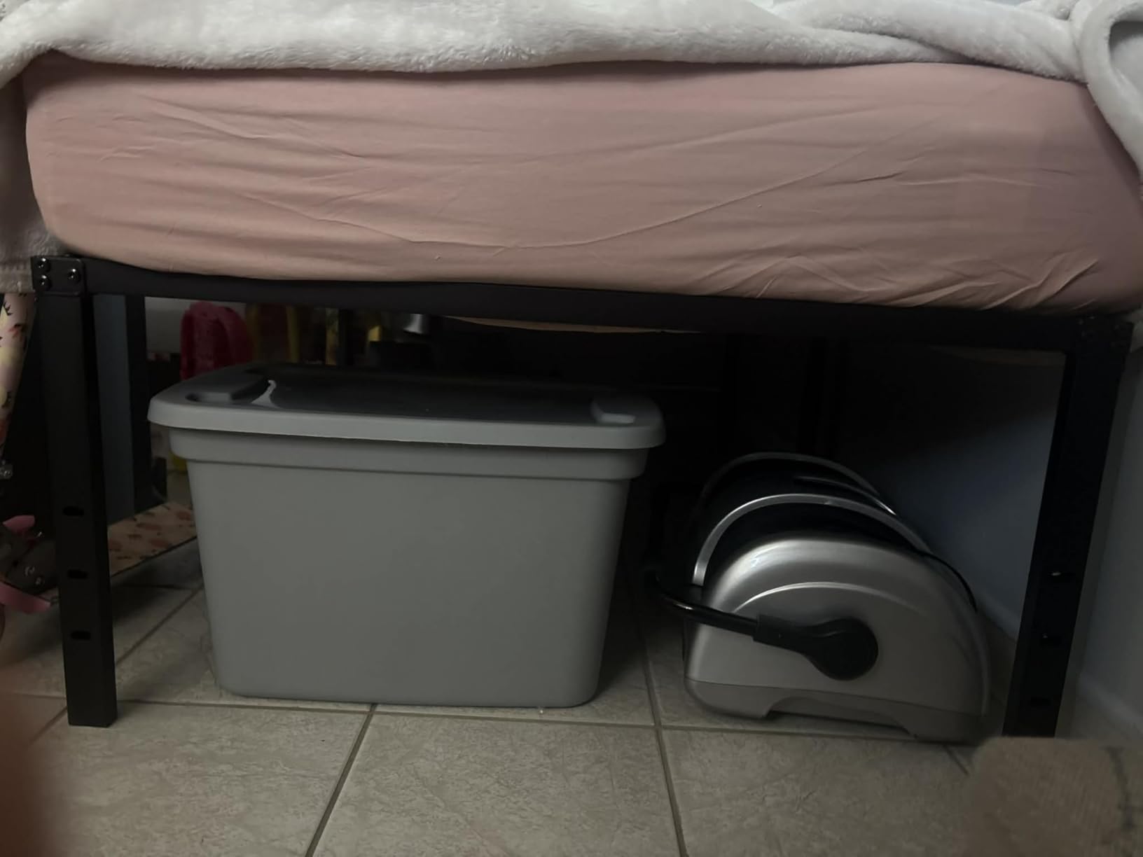 LUMUNANCE Metal Bed Frame Queen Size - 14 Inch Heavy-Duty Queen Platform Bed Frame No Box Spring Needed, Easy Assembly, Noise-Free, Sturdy Mattress Foundation, Underbed Storage Space - Customer Photo 1