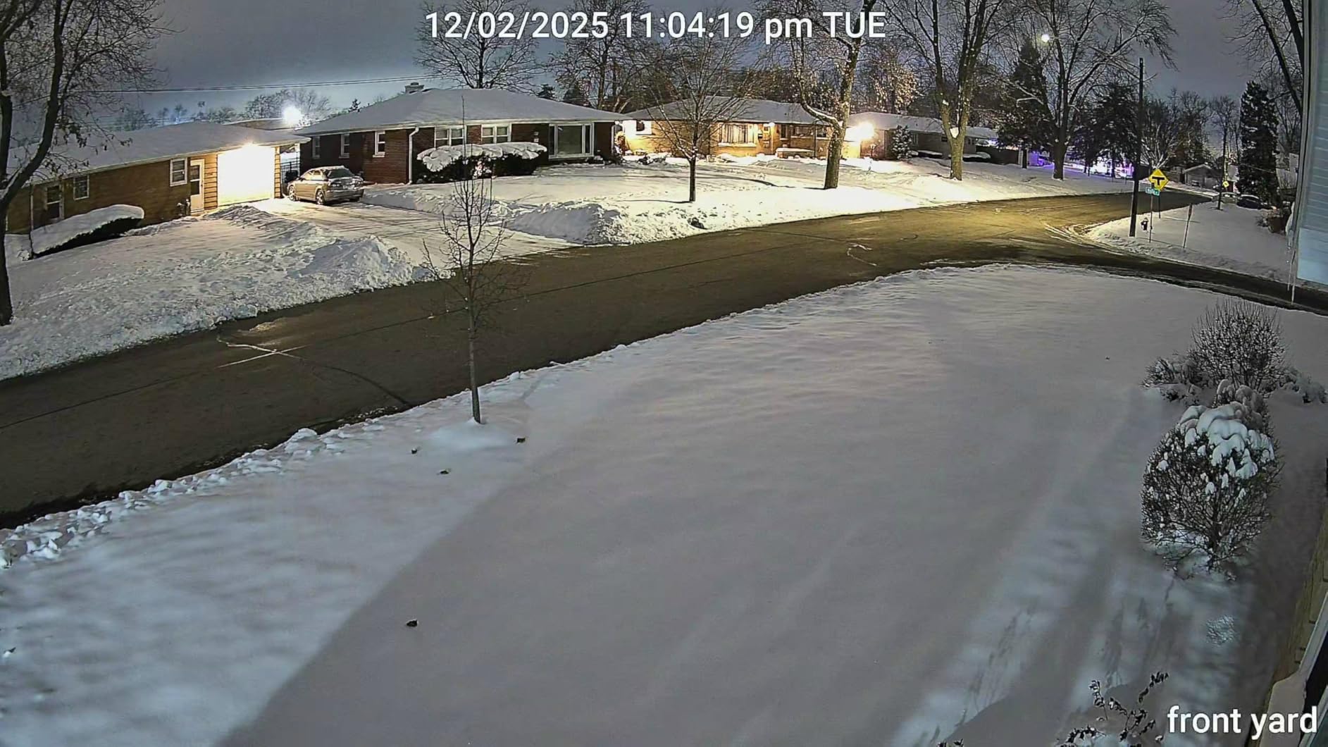 REOLINK Altas 2K Solar Camera Outdoor Wireless, Pre-Record Cameras for Home Security, 540 Days Battery Life, F1.0 ColorX Night Vision, Wi-Fi 6, AI Detection, Home Hub Compatible, No Subscription - Customer Photo 1