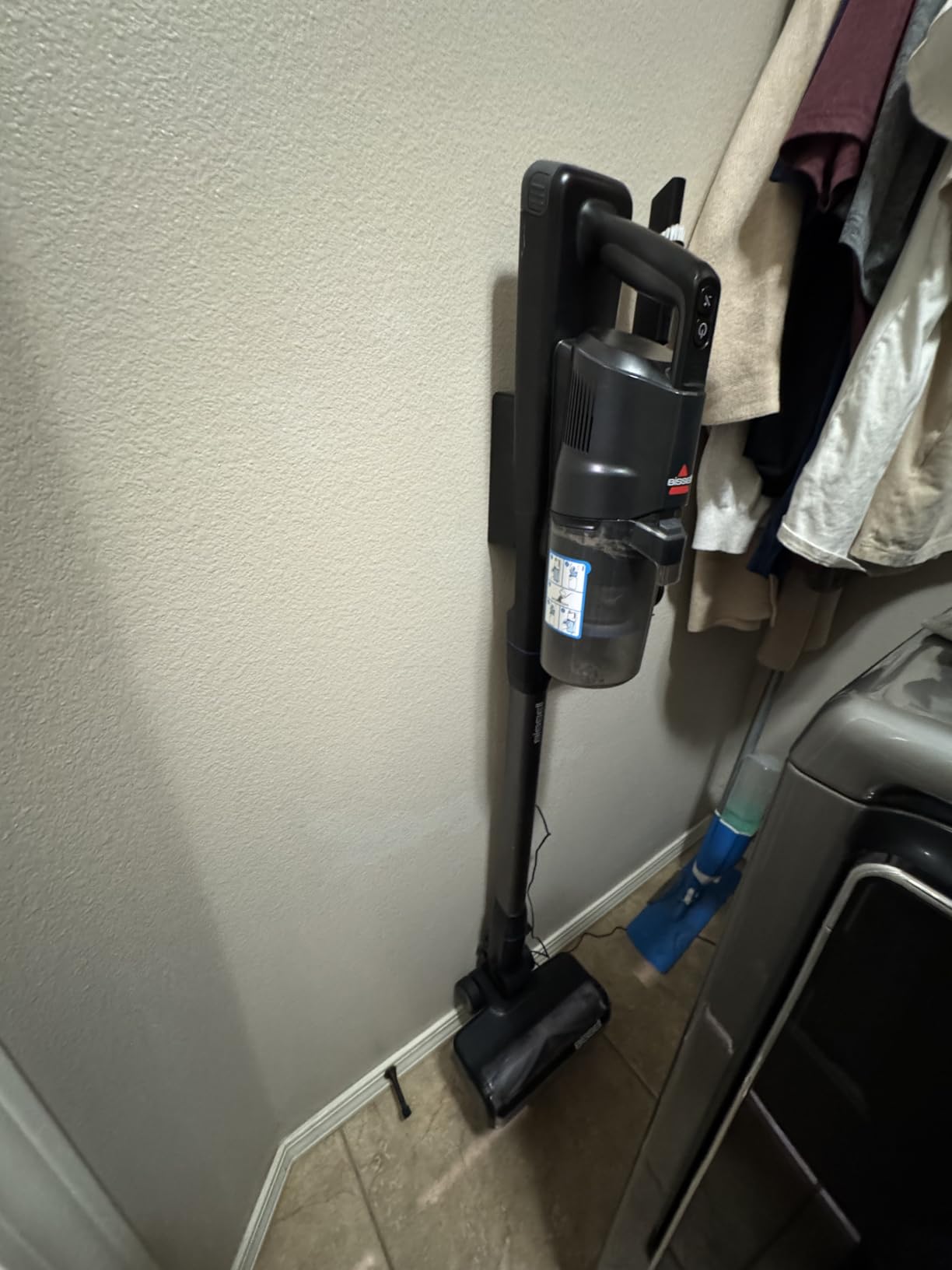 Bissell PowerClean 200W Self-Standing Cordless Vacuum w/Tangle Free Brush Roll, Removeable Battery, Wall Mount, Upholstery Tool & Bright Headlights, 4173 - Customer Photo 2