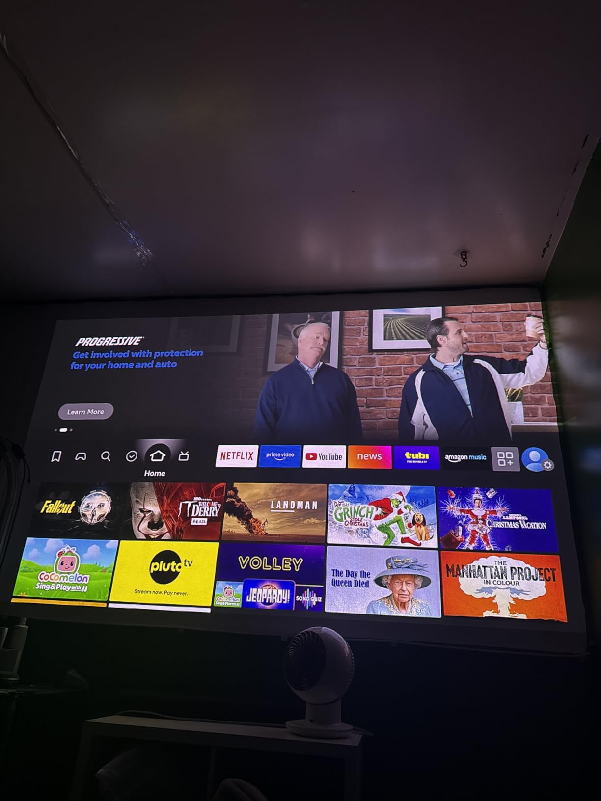 XGIMI MoGo 4 Laser Portable Projector with 4 Filters, 550 ISO Lumens, 360° Built-in Stand, Built-in Battery, 2.5H Movie Time, Google TV with Licensed Netflix, 2×6W Harman Kardon - Customer Photo 1