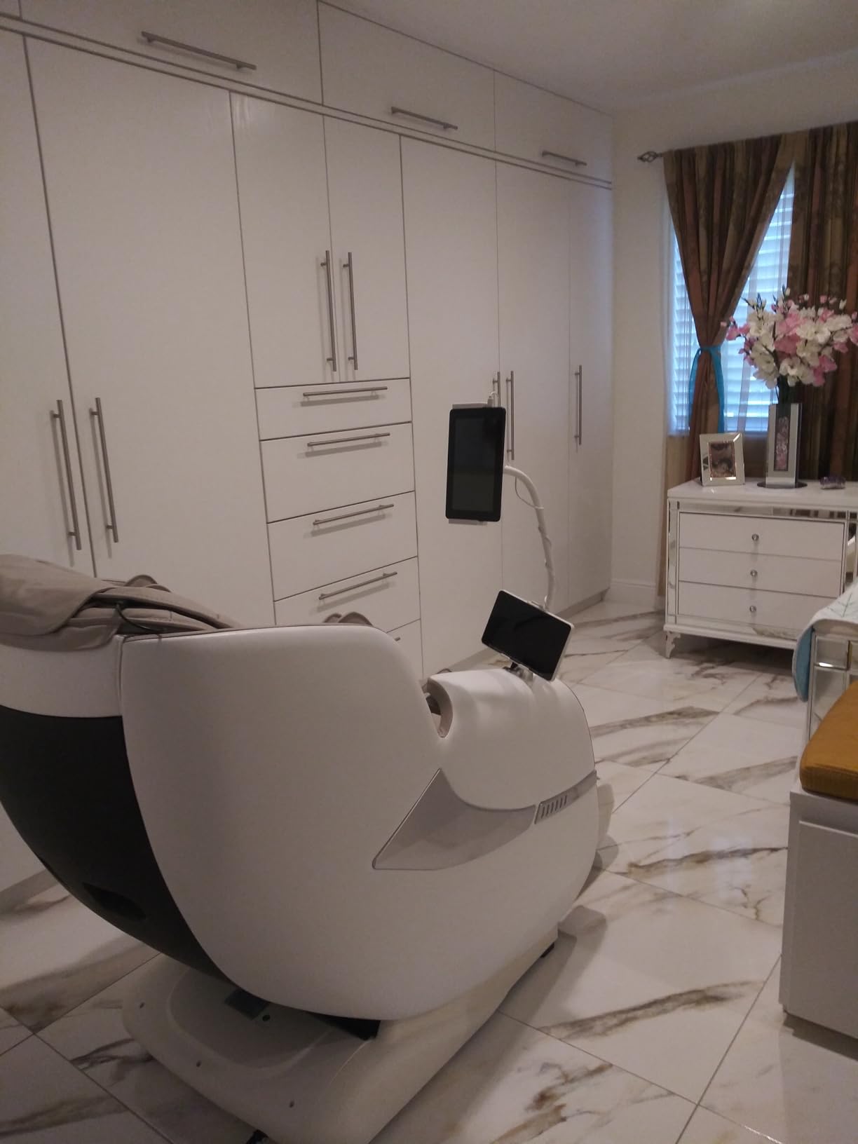 KoziSense A18 3D Massage Chair Full Body, Zero Gravity SL-Track Shiatsu Massage Recliner Chair with Heat, AI Control, Body Scan and Calfrest Extension (Upgraded) - Customer Photo 1