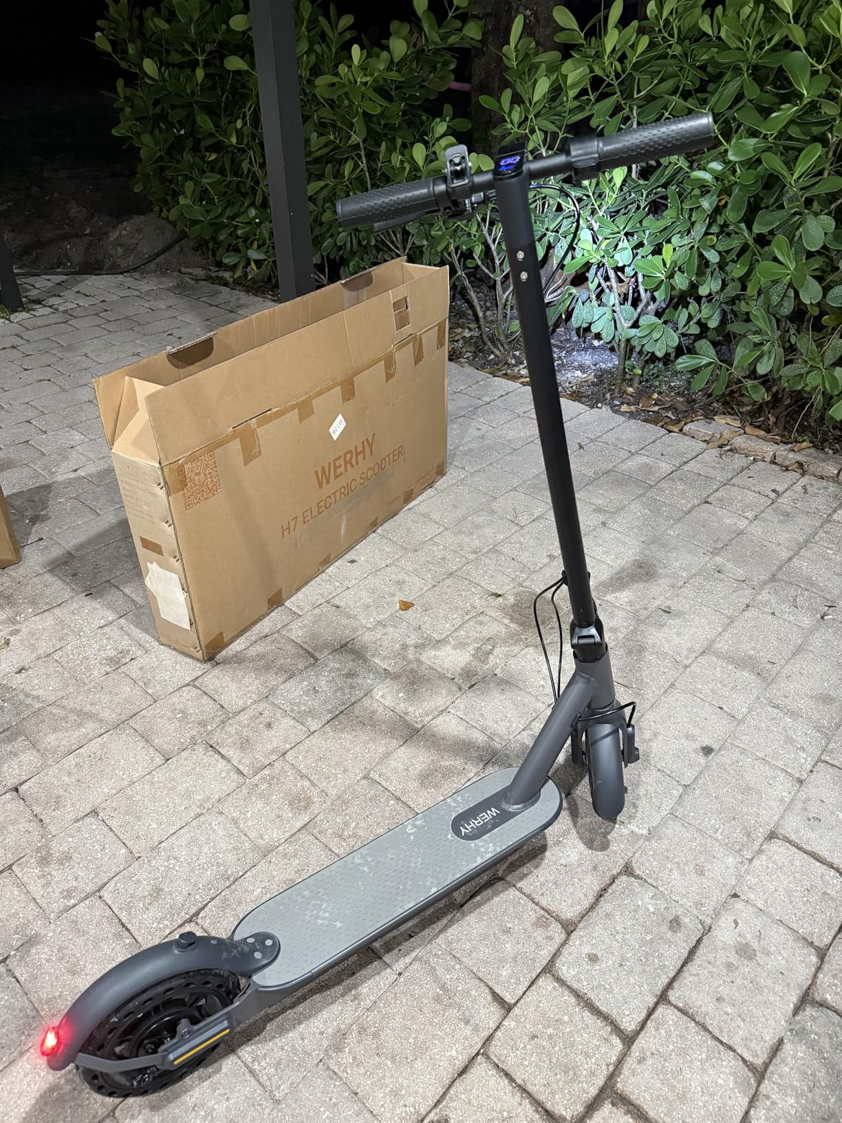 WERHY 8.5''/10'' Electric Scooter, 350W/500W Motor, Top Speed 19/22 mph, Max 28/23/16Miles Ranges, Foldable E Scooter for Adults - Customer Photo 2