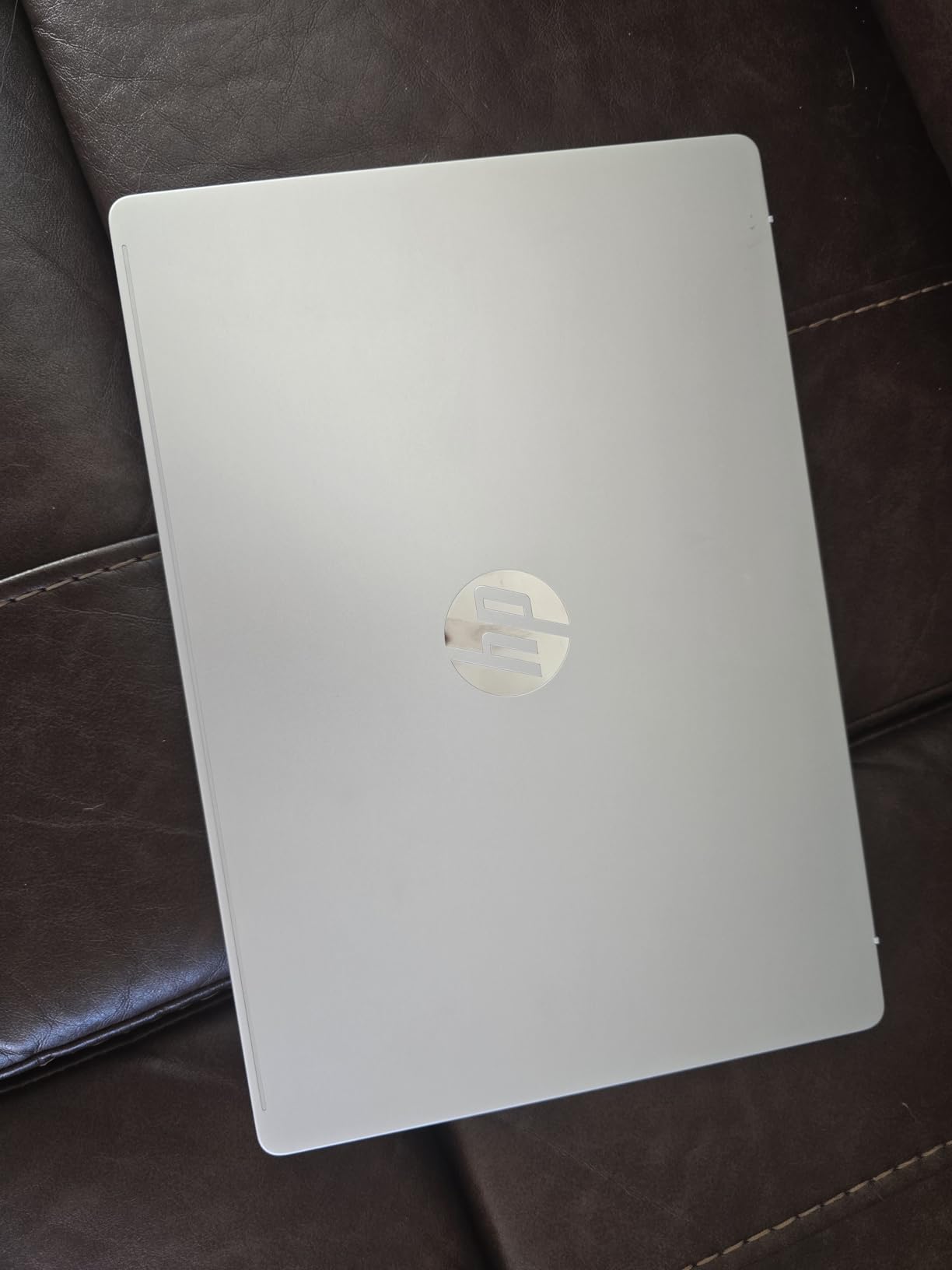 HP OmniBook 5 14 inch OLED - Snapdragon X Plus, 16GB RAM, 1TB SSD, OLED Display - Customer Photo 1