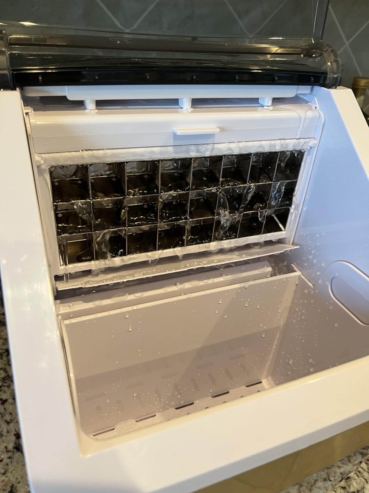 Kismile Nugget Ice Makers Countertop,Portable Ice Machine with Crushed Ice, 35lbs/Day,Self-Cleaning,One-Click Operation for Home Use(Silver) - Customer Photo 1