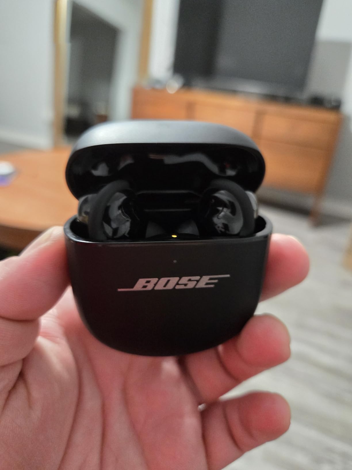 Bose New QuietComfort Ultra Earbuds (2nd Gen) - Wireless Noise Cancelling Earbuds with Mic, Immersive Audio, USB-C Charging, Up to 6 Hours Battery, IPX4 Rating, Black - Customer Photo 4