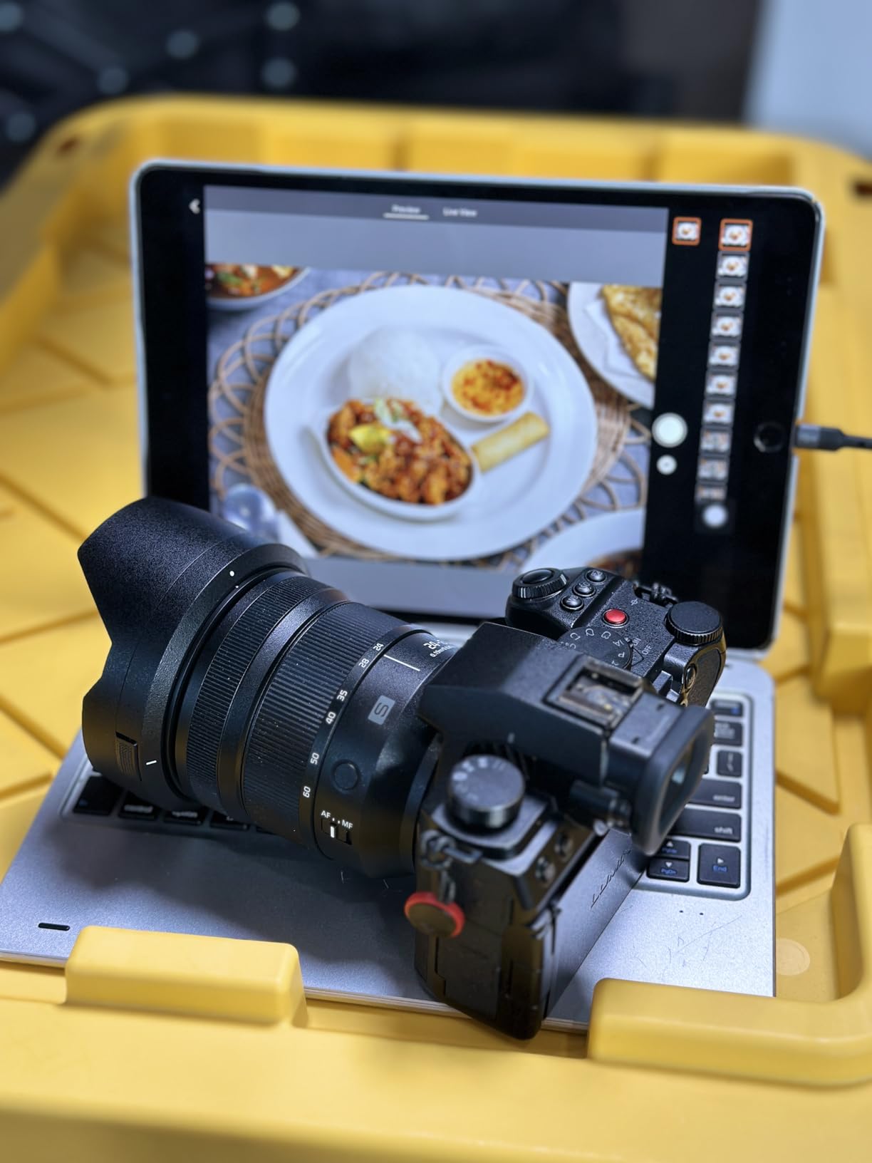 LUMIX S Series 24-60mm F2.8 L-Mount Lens; Landscapes, Portraits, and Video, Precision Focus Control Ring - S-E2460, Wide Angle Lens, Black customer photo 1