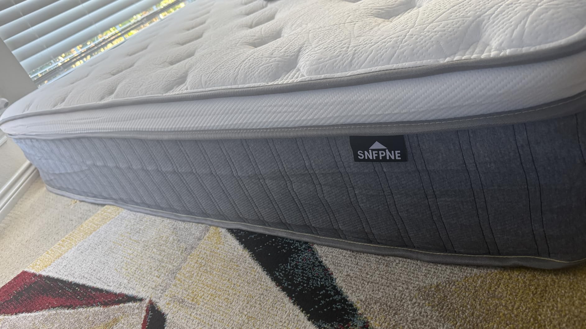 SNFPNE Queen Size Mattress 12 Inch, Hybrid Memory Foam Mattress with Zoned Pocket Coils Support and Motion Isolation Design, Strengthen Edge Support,CertiPUR-US Certified, Medium Firm in a Box - Customer Photo 1