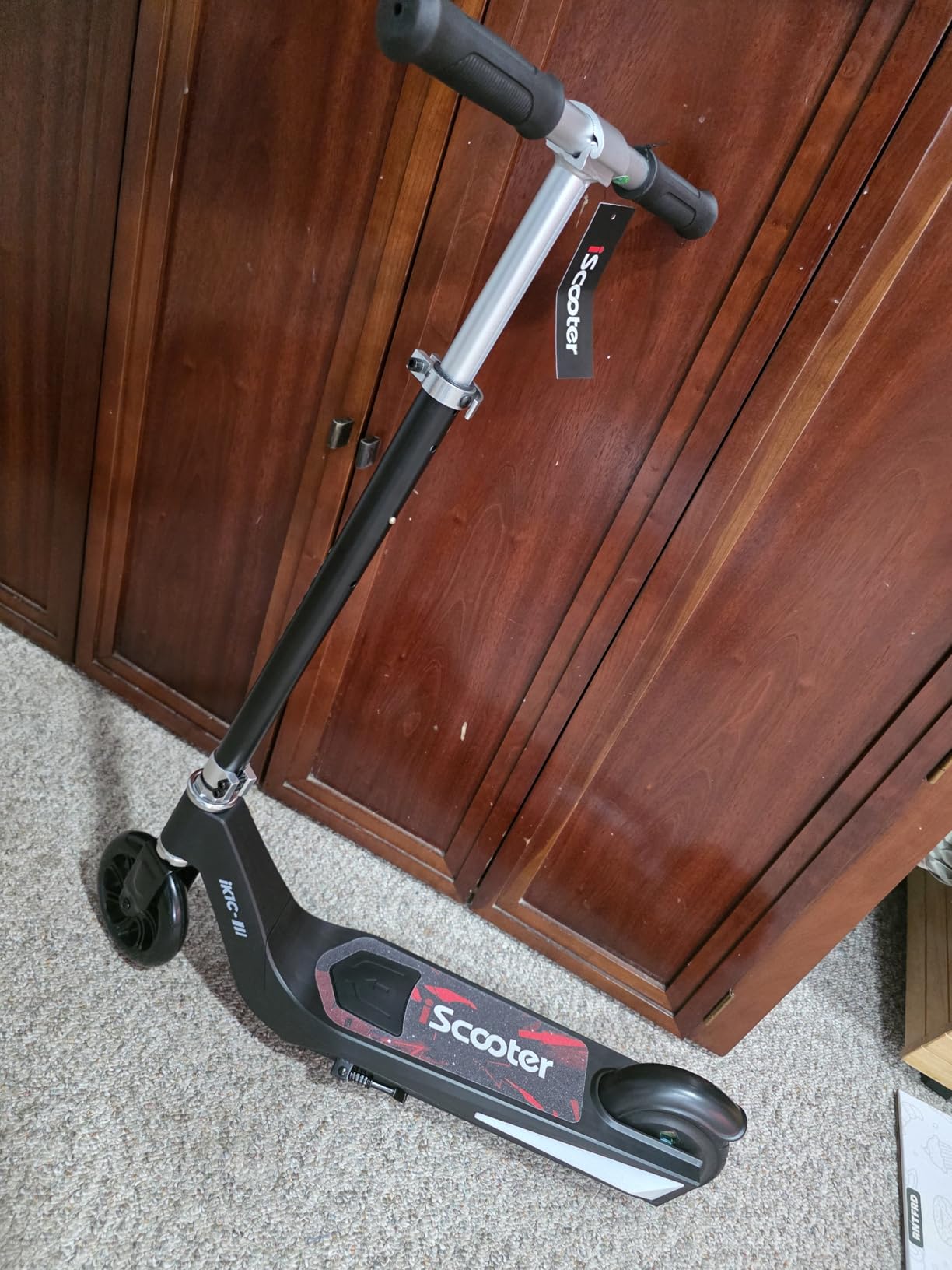 iScooter iK1 Electric Scooter for Kids Aged 6-10, Adjustable Speed & Height, Magnetic Safe Charging, Colorful Flashing Wheels & Deck Lights, E Scooter Suit for Beginners (IK1C-4/6MPH, Black) - Customer Photo 1