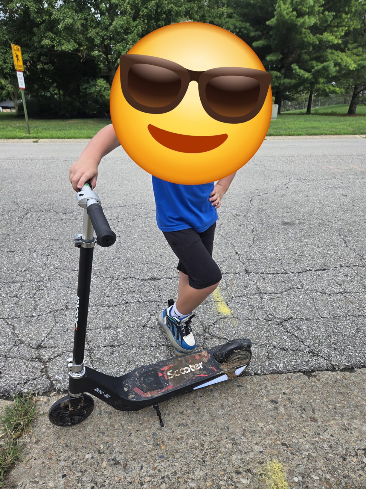 iScooter iK1 Electric Scooter for Kids Aged 6-10, Adjustable Speed & Height, Magnetic Safe Charging, Colorful Flashing Wheels & Deck Lights, E Scooter Suit for Beginners (IK1C-4/6MPH, Black) - Customer Photo 2
