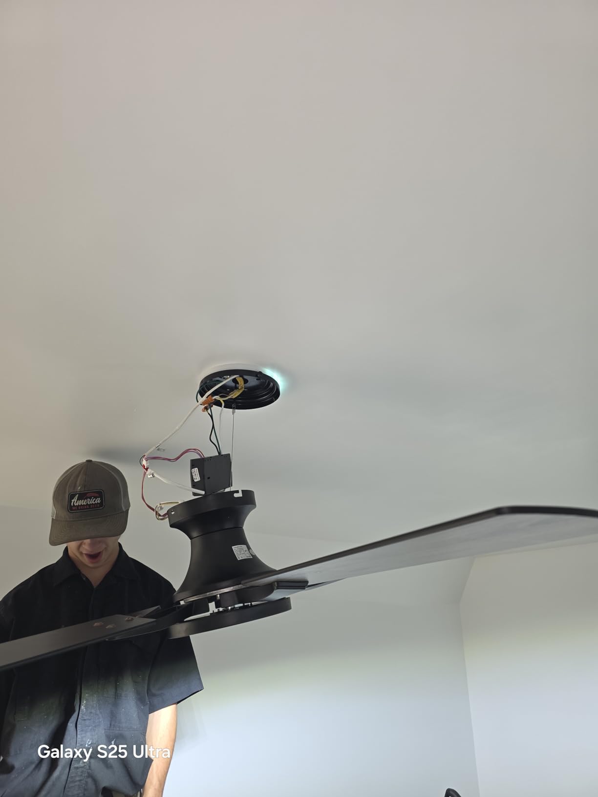 ZMISHIBO 52 Inch Ceiling Fans with RGB Lights, Low Profile Flush Mount Ceiling Fan with App&Remote Control, Dimmable 20W LED Light, Black Modern Fan for Living Room, Bedroom, Game Room - Customer Photo 4