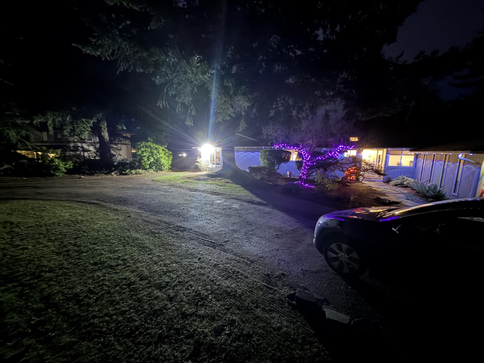 Philips 72W 7400LM LED Security Lights w/PIR Motion Sensor Outdoor, 5000K Daylight Dusk to Dawn Aluminum Flood Light, 3 Adjustable Heads, Waterproof for Garage, Yard, Porch - Customer Photo 1