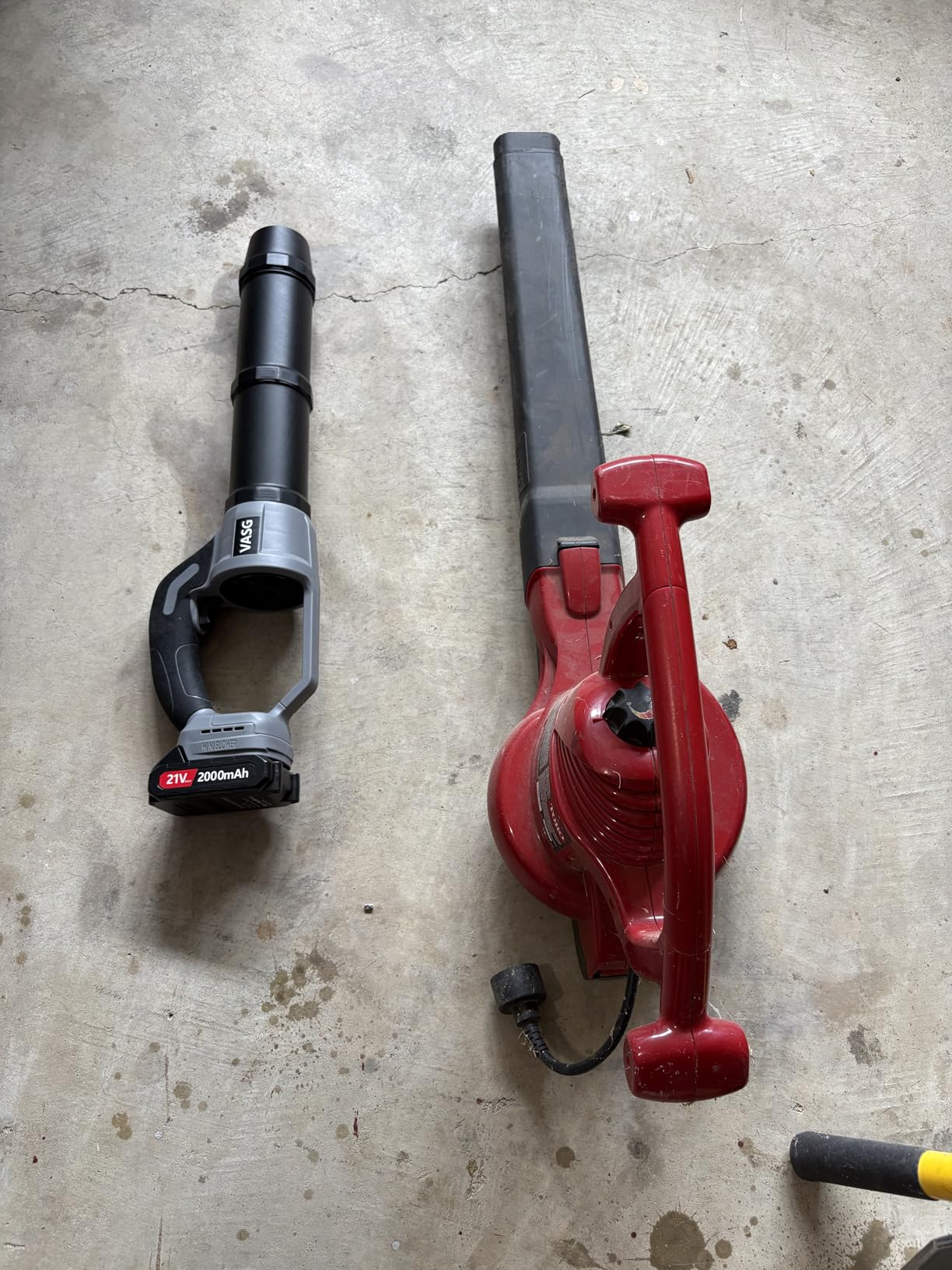 VASG Leaf Blower Cordless, 3 x 21V Batteries & Fast Charger Set, Variable Speed Mode, Lightweight Handheld Electric Leaf Blower for Lawn Care, Yard, Garden, Patio & Outdoor Cleanup - Customer Photo 1