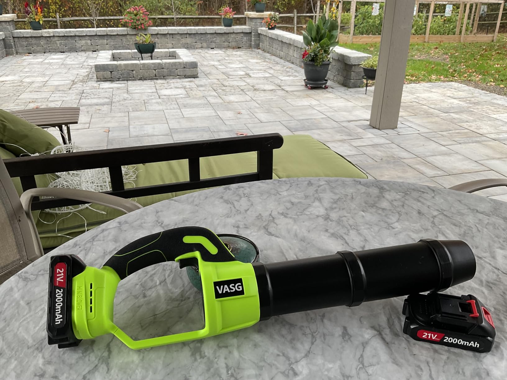 VASG Leaf Blower Cordless, 3 x 21V Batteries & Fast Charger Set, Variable Speed Mode, Lightweight Handheld Electric Leaf Blower for Lawn Care, Yard, Garden, Patio & Outdoor Cleanup - Customer Photo 2