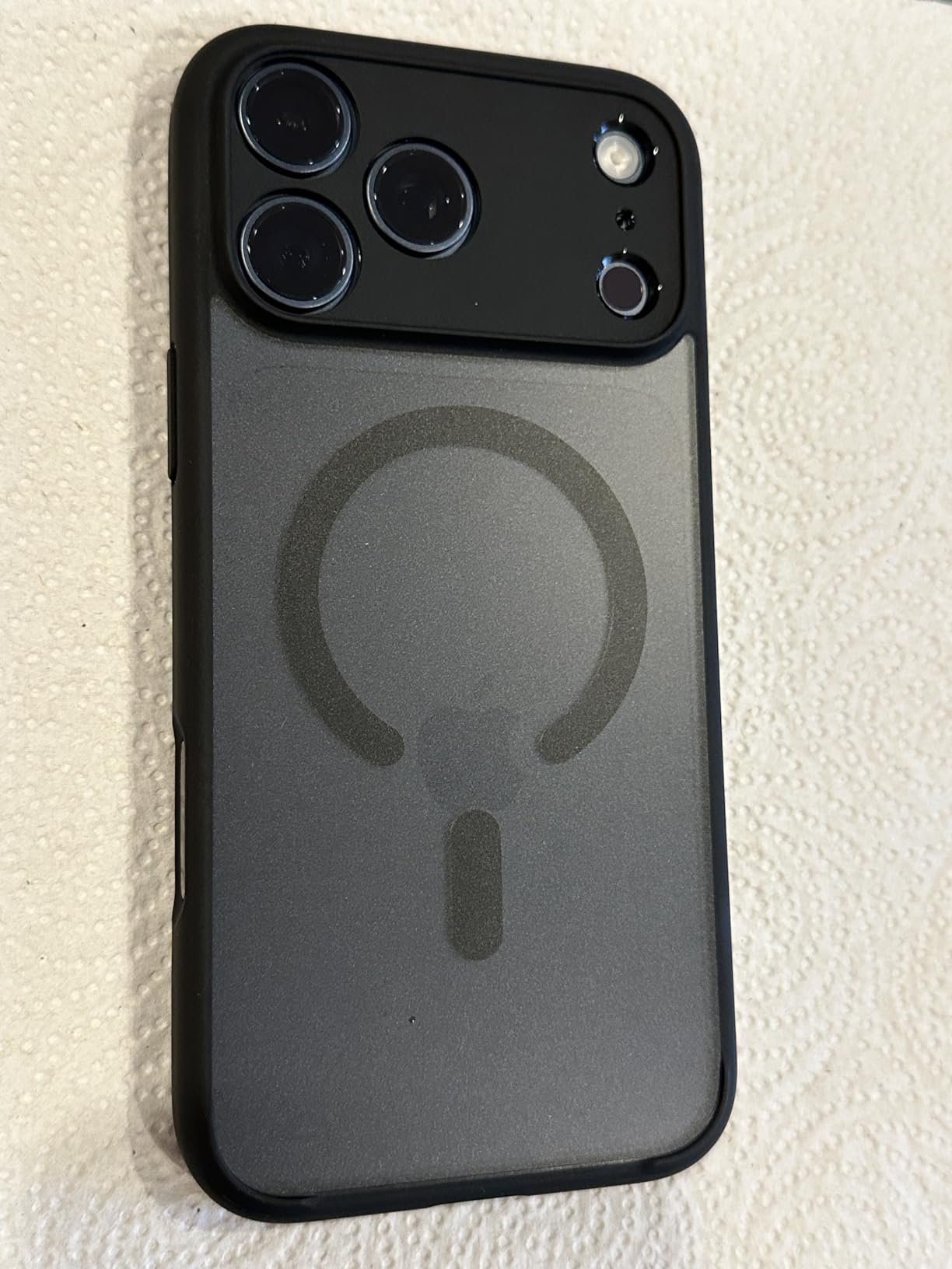 Spigen iPhone 17 Pro Case, Ultra Hybrid MagFit [TPU Covered Camera Control] [Anti-Yellowing] [Compatible with Magsafe] - Clear - Customer Photo 1