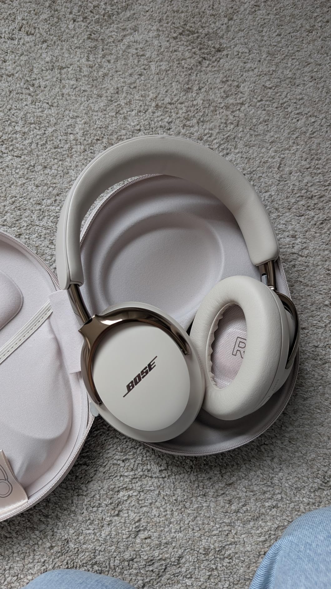 Bose New QuietComfort Ultra Bluetooth Headphones (2nd Gen), Wireless Headphones with Spatial Audio, Over Ear Noise Cancelling with Mic, Up to 30 Hours of Play time, Midnight Violet - Limited Edition - Customer Photo 1