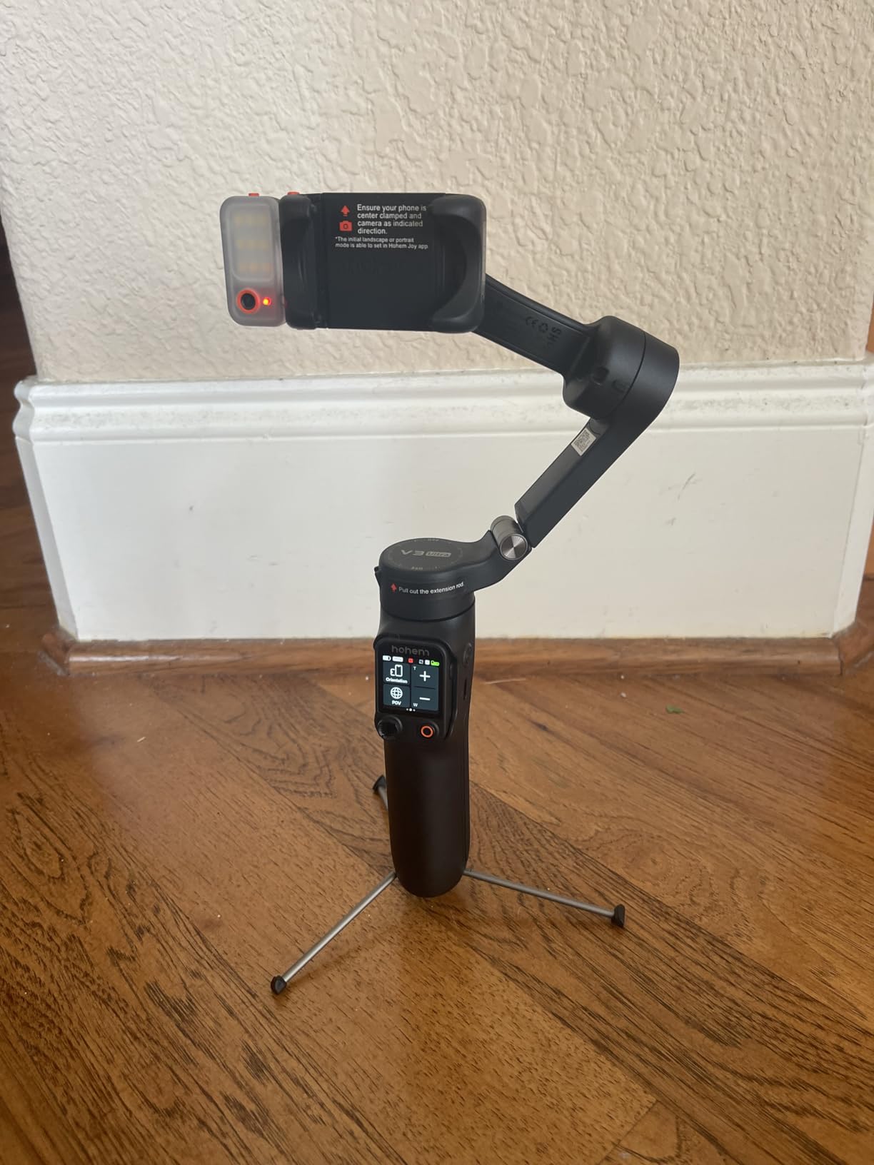 hohem iSteady V3 Ultra Gimbal Stabilizer for iPhone, Phone Gimbal with AI Auto Tracking, Detachable Touchscreen Remote, Built-in Extension Rod, Tripod, Fill Light, for Vlog, Travel, Pet, Fitness - Customer Photo 2