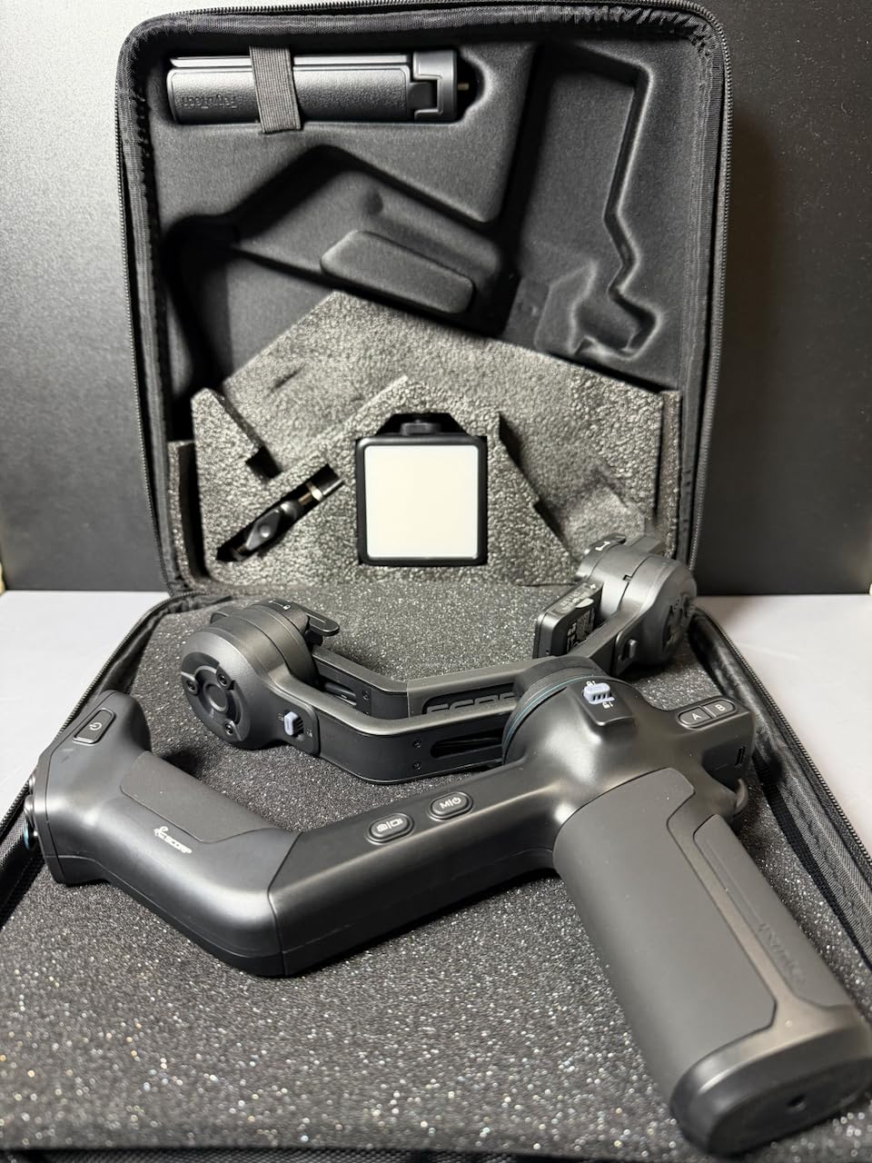 FeiyuTech SCORP 3 Camera Gimbal Stabilizer – 7.72lbs Payload, Detachable Handle, Built-in AI Tracking, Professional Handheld Gimbal for Sony/Canon/Nikon/Fujifilm/Panasonic, Native Vertical Shooting - Customer Photo 2