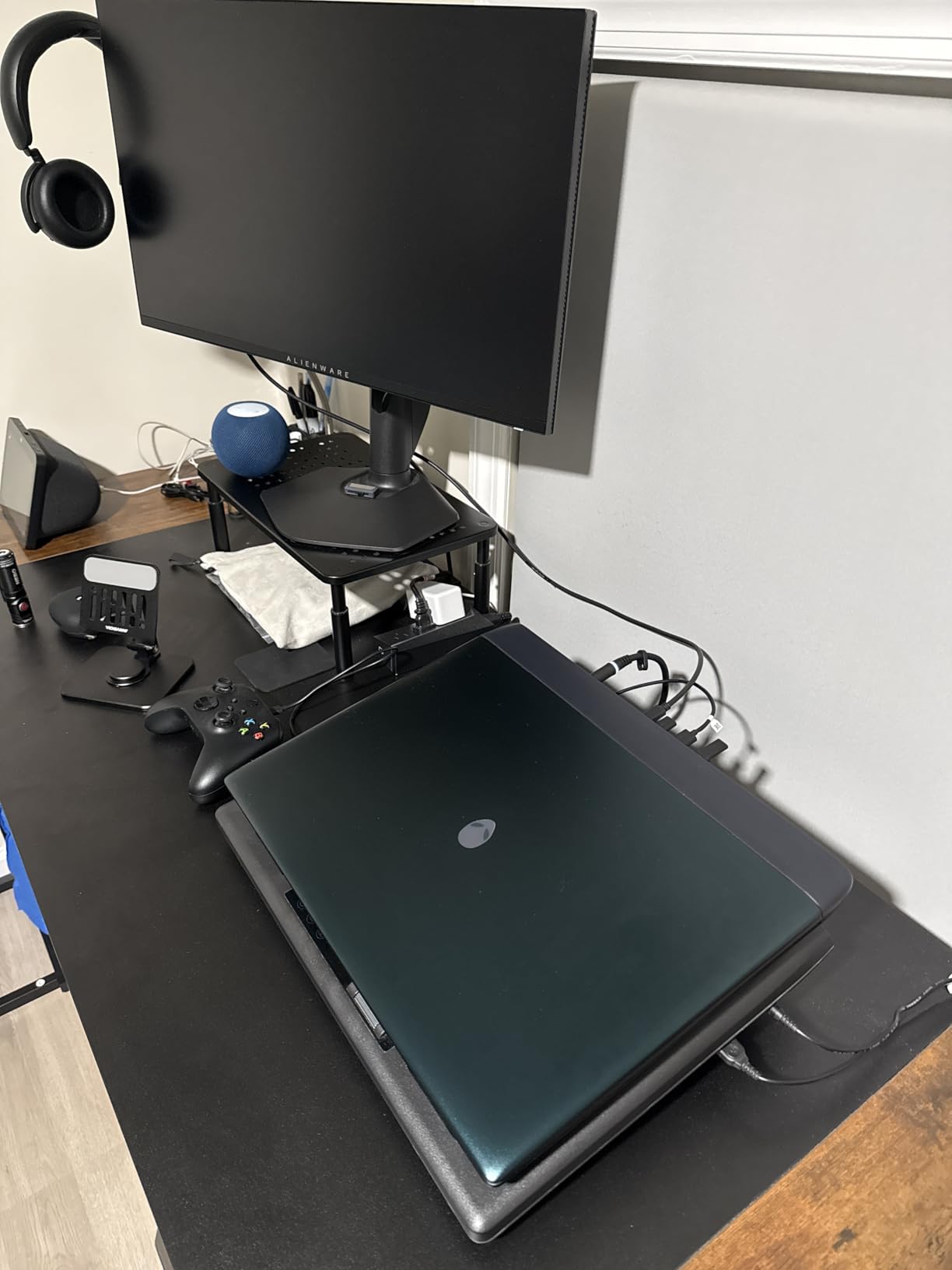 Alienware 18 Area-51 Gaming Laptop AA18250-18-inch QHD+ 300Hz 3ms Display, Intel Core Ultra 9-275HX, 32GB DDR5 RAM, 1TB SSD, NVIDIA GeForce RTX 5070, Windows 11 Home, Onsite Service - Liquid Teal - Customer Photo 2