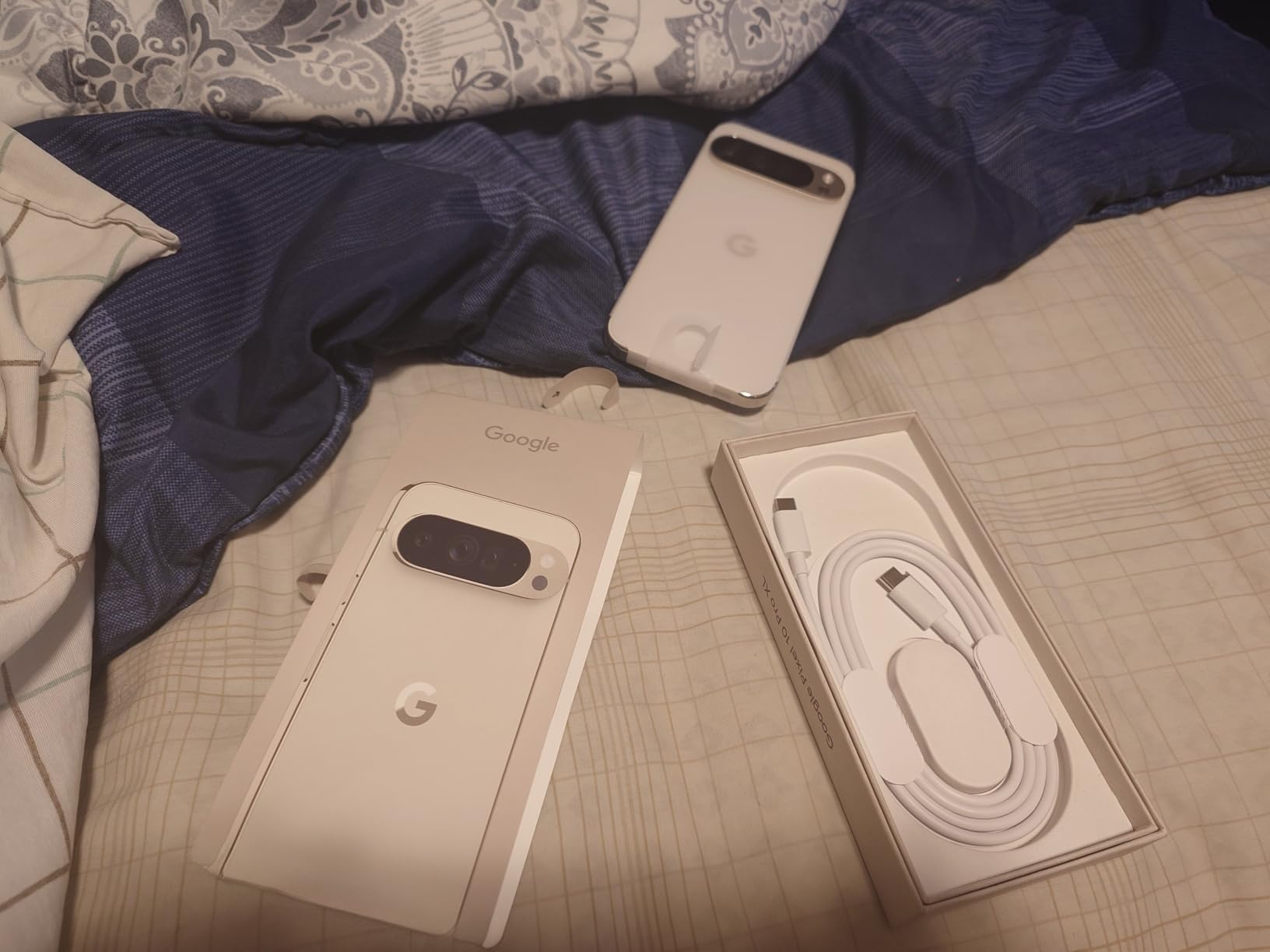 Pixel 10 Pro - Unlocked Android Smartphone - Gemini AI Assistant, Triple Rear Camera System, Fast-Charging 24+ Hour Battery, and 6.3