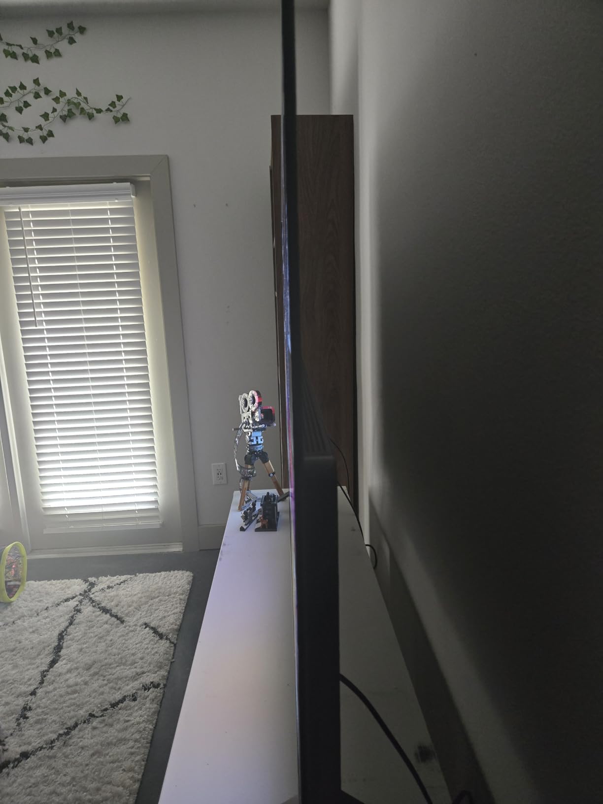 LG 65-Inch Class OLED AI 4K B5 Series Smart TV w/Dolby Atmos, Dolby Vision, HDR10, AI Super Upscaling 4K, Filmmaker Mode, Wow Orchestra, Alexa Built-in (OLED65B5PUA.AUSZ, 2025) - Customer Photo 2