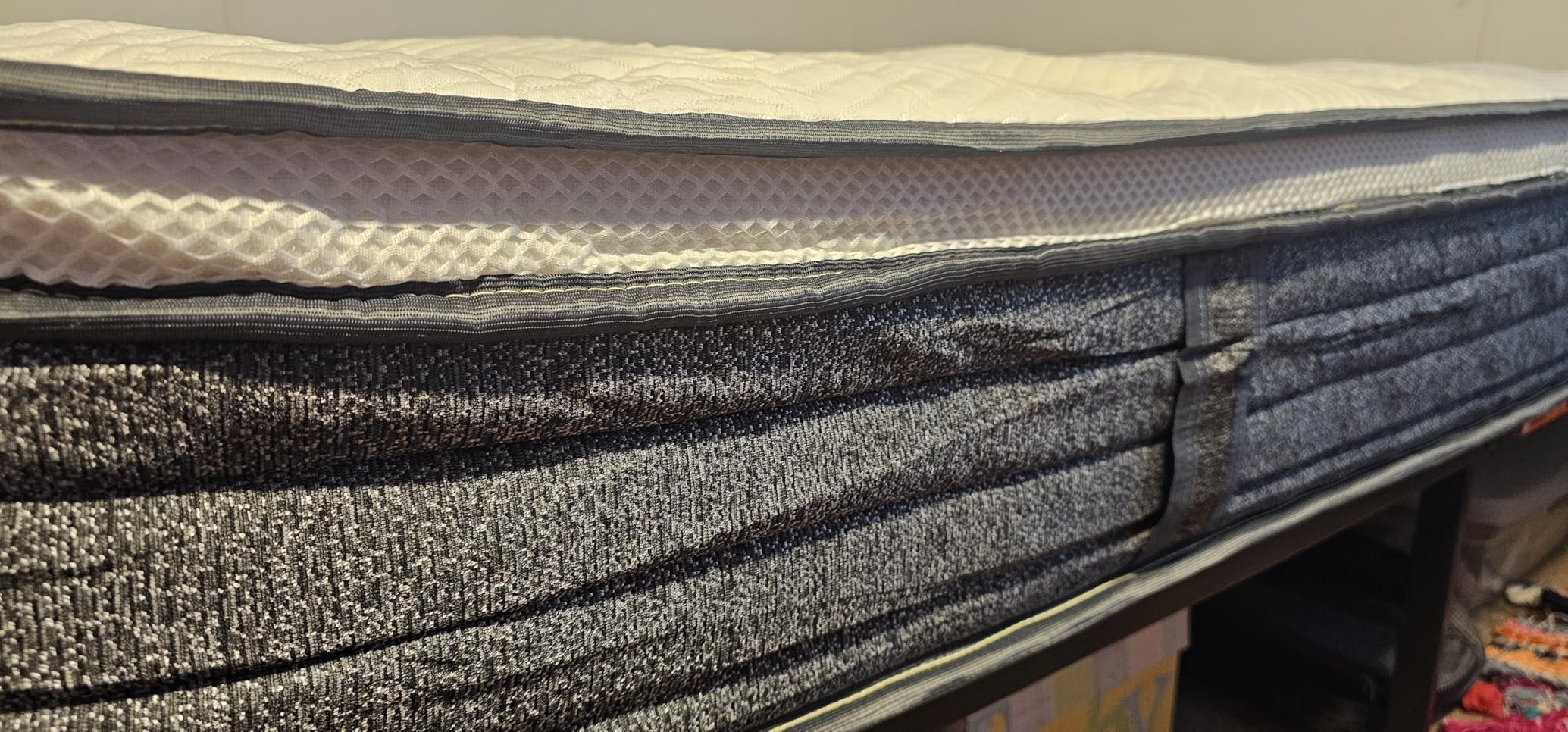 Twin XL Mattress, 12 Inch Twin XL Size Hybrid Mattress in a Box, Medium Feel Foam and Individual Pocket Springs, Extra Edge Support, Pressure Relief, CertiPUR-US - Customer Photo 2