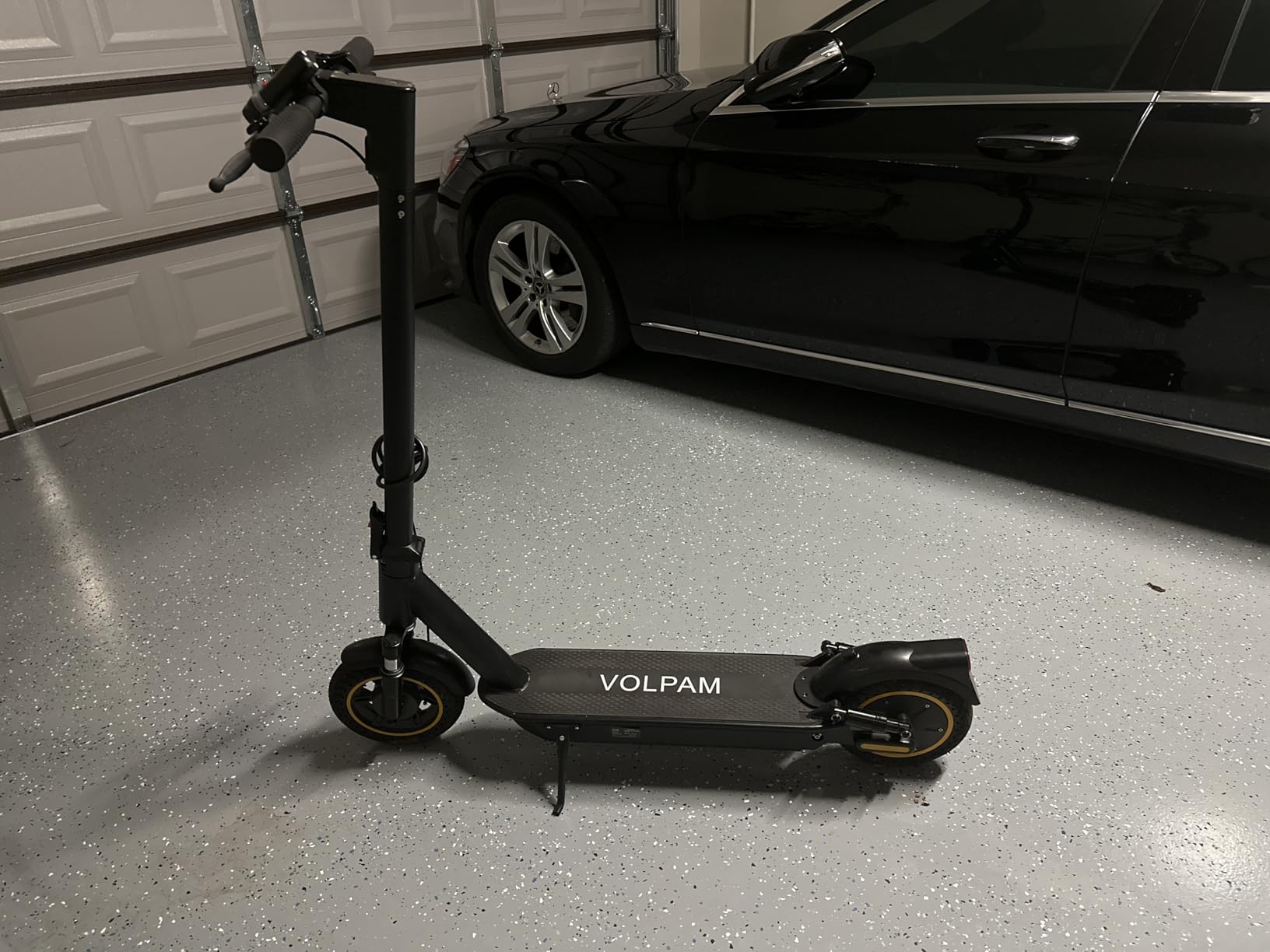 VOLPAM 10 Inches Electric Scooter, Dual Suspension, 21 MPH Top Speed, 500W Powerful Motor, 28 Miles Long Range, Dual Braking, Max Load 264 lbs - Customer Photo 2