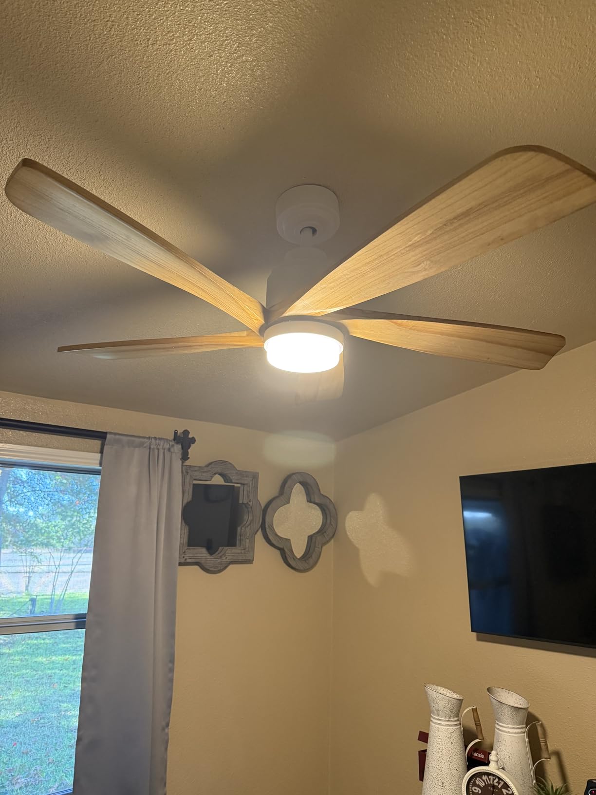 Sofucor 52 Inch Smart Ceiling Fan with Light, Modern Ceiling Fan with Dimmable Memory LED, Compatible with Alexa/Google/App, 6 Speeds 5000CFM, Timer Quiet Reversible DC Motor, 5 Plastic+ABS Blades - Customer Photo 1