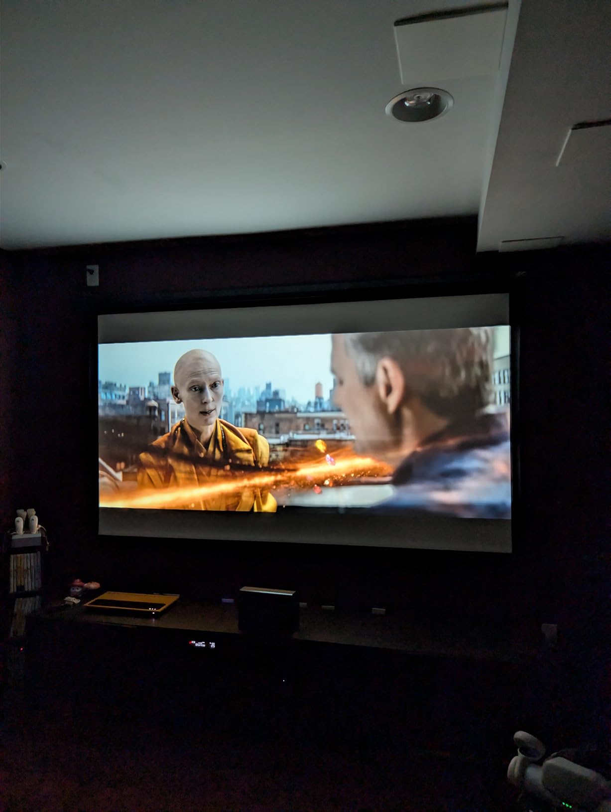 2000 ANSI Official Licensed Google TV Outdoor Projector 4K Full HD, Smart Projector with Wifi and Bluetooth, Auto Focus, Dolby Sound, Built-in Apps, HAPPRUN Indoor Home Theater with 270° Stand - Customer Photo 1