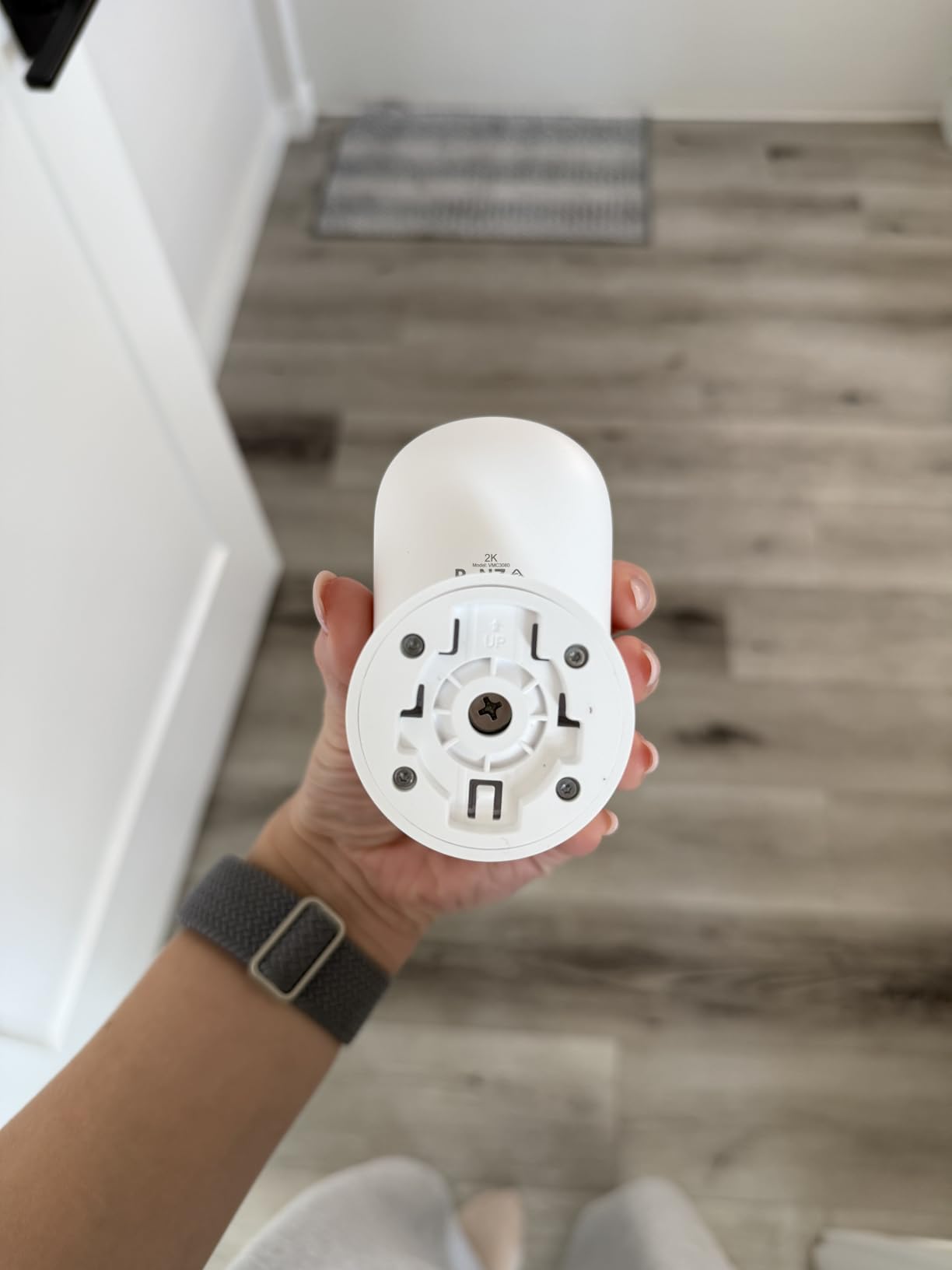 Arlo Essential Security Camera 2K (3rd Gen, 2025 Release) - Wireless Outdoor Camera, Battery Power, Person Recognition, Package Detection, Animated Preview, 1-Month Trial of Secure Plan, 3 Cam, White - Customer Photo 2