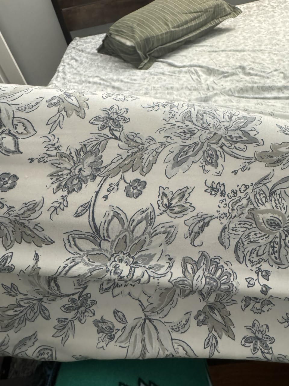 Emerspring Queen Mattress 12 Inch Hybrid Memory Foam Mattress in a Box with Individual Pocket Innerspring for Motion Isolation & Pressure Relief, Edge Support, Medium Firm - Customer Photo 2