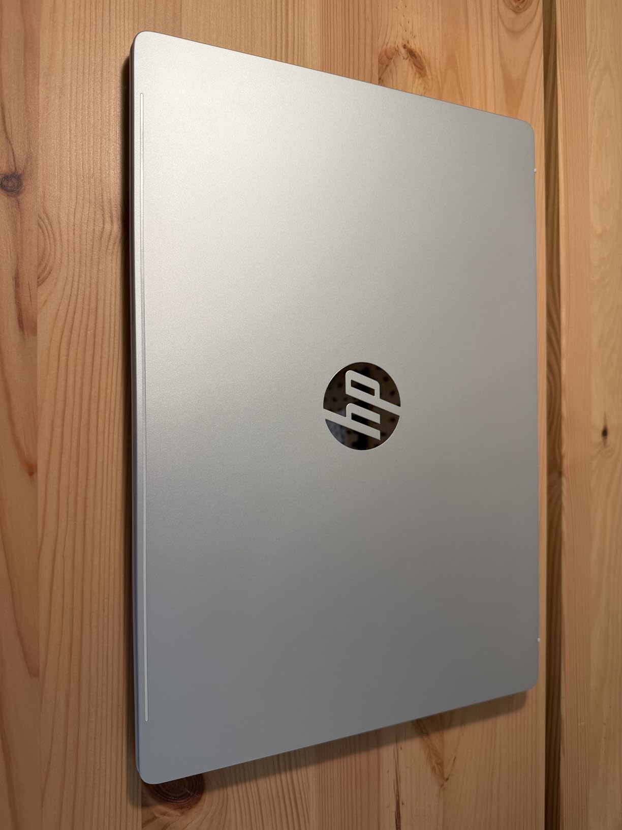 HP OmniBook 5 16 inch Next Gen AI PC, 2K Touchscreen, Snapdragon X Plus X1P-42-100, 16 GB RAM, 512 GB SSD, Qualcomm Adreno GPU, Windows 11 Home, Copilot+ PC, Glacier Silver, 16-fb0000nr - Customer Photo 1