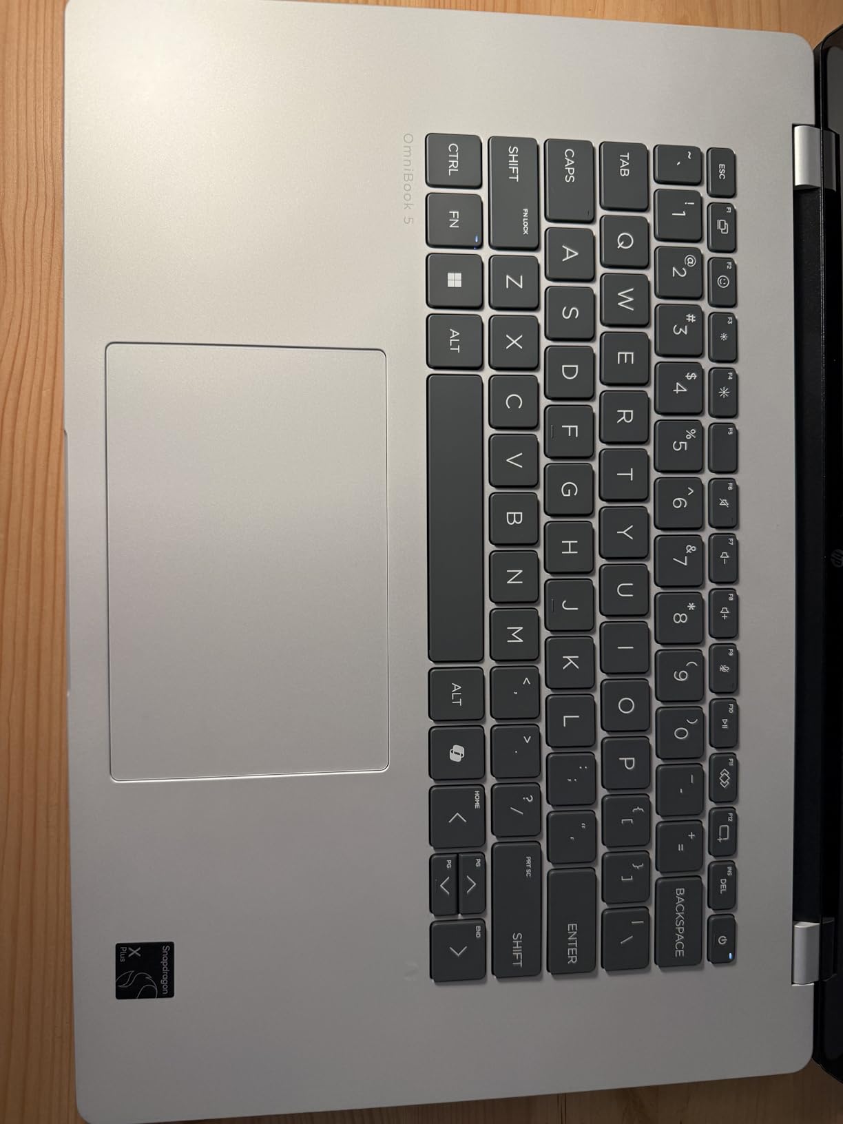 HP OmniBook 5 16 inch Next Gen AI PC, 2K Touchscreen, Snapdragon X Plus X1P-42-100, 16 GB RAM, 512 GB SSD, Qualcomm Adreno GPU, Windows 11 Home, Copilot+ PC, Glacier Silver, 16-fb0000nr - Customer Photo 2