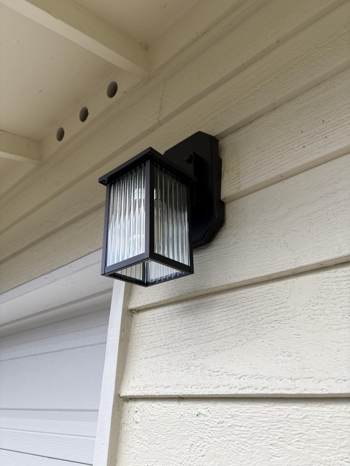 hameso 2 Pack Outdoor Motion Sensor Lights, Dusk to Dawn Outdoor Wall Light Fixtures, Waterproof Exterior Lighting for Front Porch, Garage, Entryway, Yard, House (Black) - Customer Photo 2