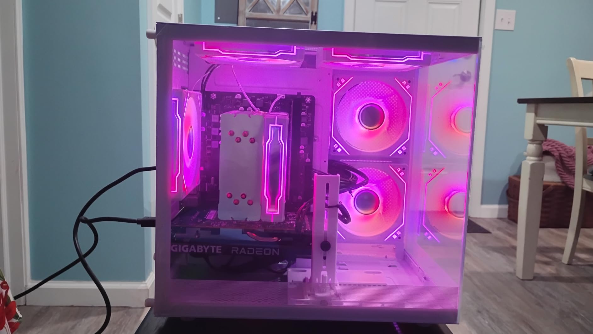 suevery Desktop Computers,32G RAM,1TB NVMe SSD,Core i5-12400F,RTX 3050 6G,Prebuilt Gaming PC,Tower Computer Gamer,Work,VR,4K,Home and Business WiFi 6 White - Customer Photo 2