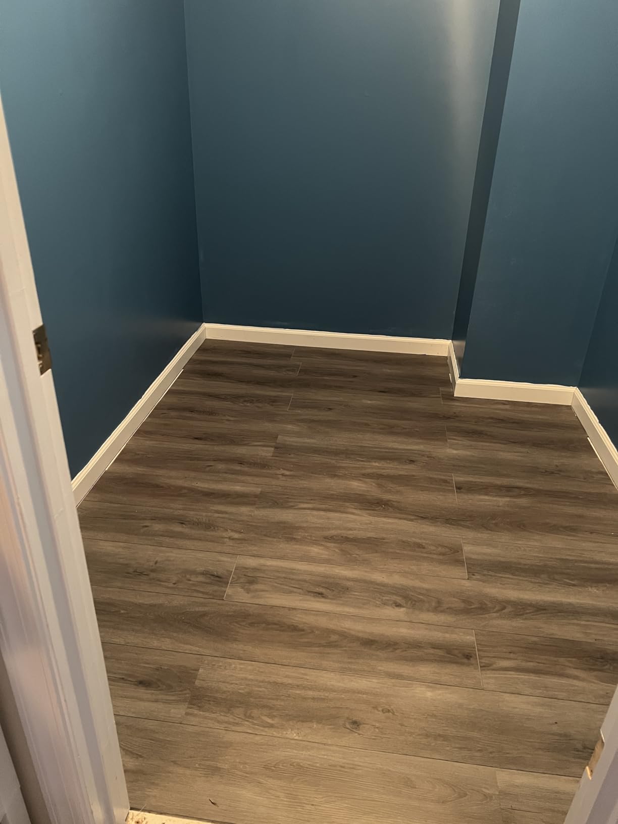 28.68 Sq.Ft SPC Vinyl Flooring Plank Click‑Lock Rigid Core Waterproof LVP 12 Planks with IXPE Pad 7.18
