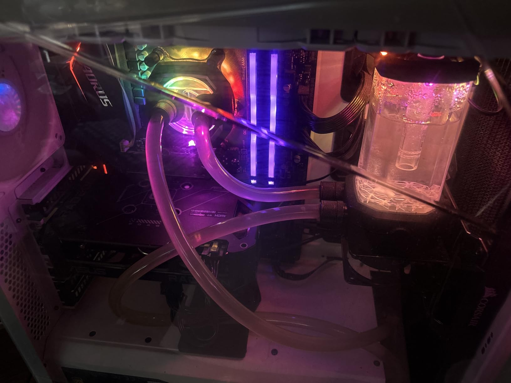 ASUS Dual Radeon RX 9060 XT 16GB GDDR6 Graphics Card (PCIe 5.0, HDMI 2.1b, DisplayPort 2.1a, 2.5-Slot Design, Axial-tech Fan Design, 0dB Technology, and More) - Customer Photo 1