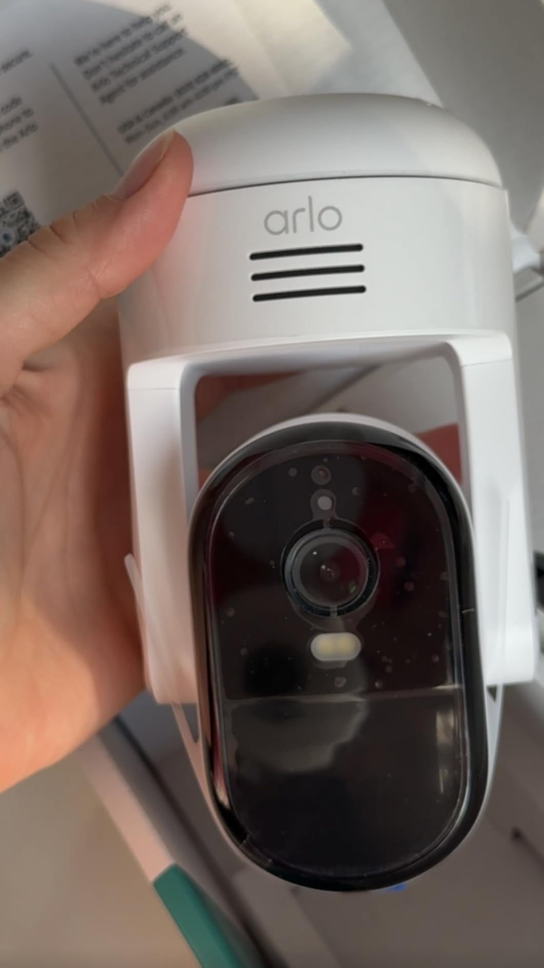 Arlo Essential Pan Tilt Security Camera 2K - Wired Plug-in Power Outdoor Camera, Person Recognition, Package Detection, Animated Preview, 1-Month Trial of Secure Plan, Auto Motion Tracking, 1 Cam - Customer Photo 1