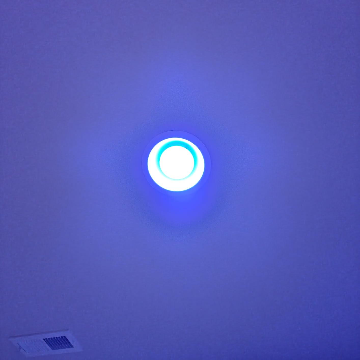 Philips Hue Essential Smart LED BR30 Bulb 2-Pack, White and Color Ambiance, E26, 7.2W, 2200K-6500K, 650 Lumens, Dimmable, Works with Alexa, Google Assistant, Apple Home - Customer Photo 2