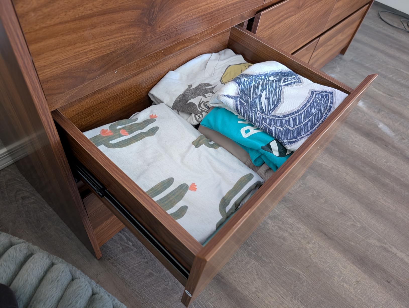 Messenya Modern 6 Drawer Dresser, 55-Inch Wood Chest of Drawers, Curved Anti-Collision Design, Mid-Century Storage Cabinet, Pre-Embedded Slots, Natural Texture, for Bedroom, TV Stand (W-55IN) - Customer Photo 2