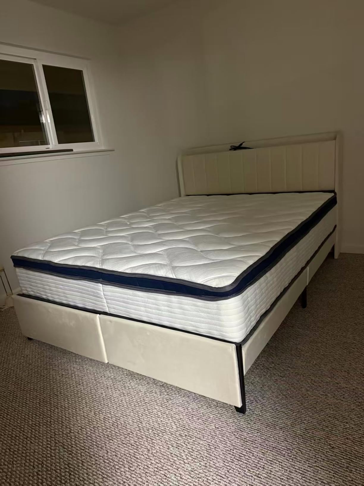 SEZMOONSI Queen Size Mattress 12 Inch, Hybrid Queen Mattress with Memory Foam & Pocket Springs, CertiPUR-US Certified, Medium Firm, Motion Isolation, Queen Bed Mattress in a Box for Pressure Relief - Customer Photo 1